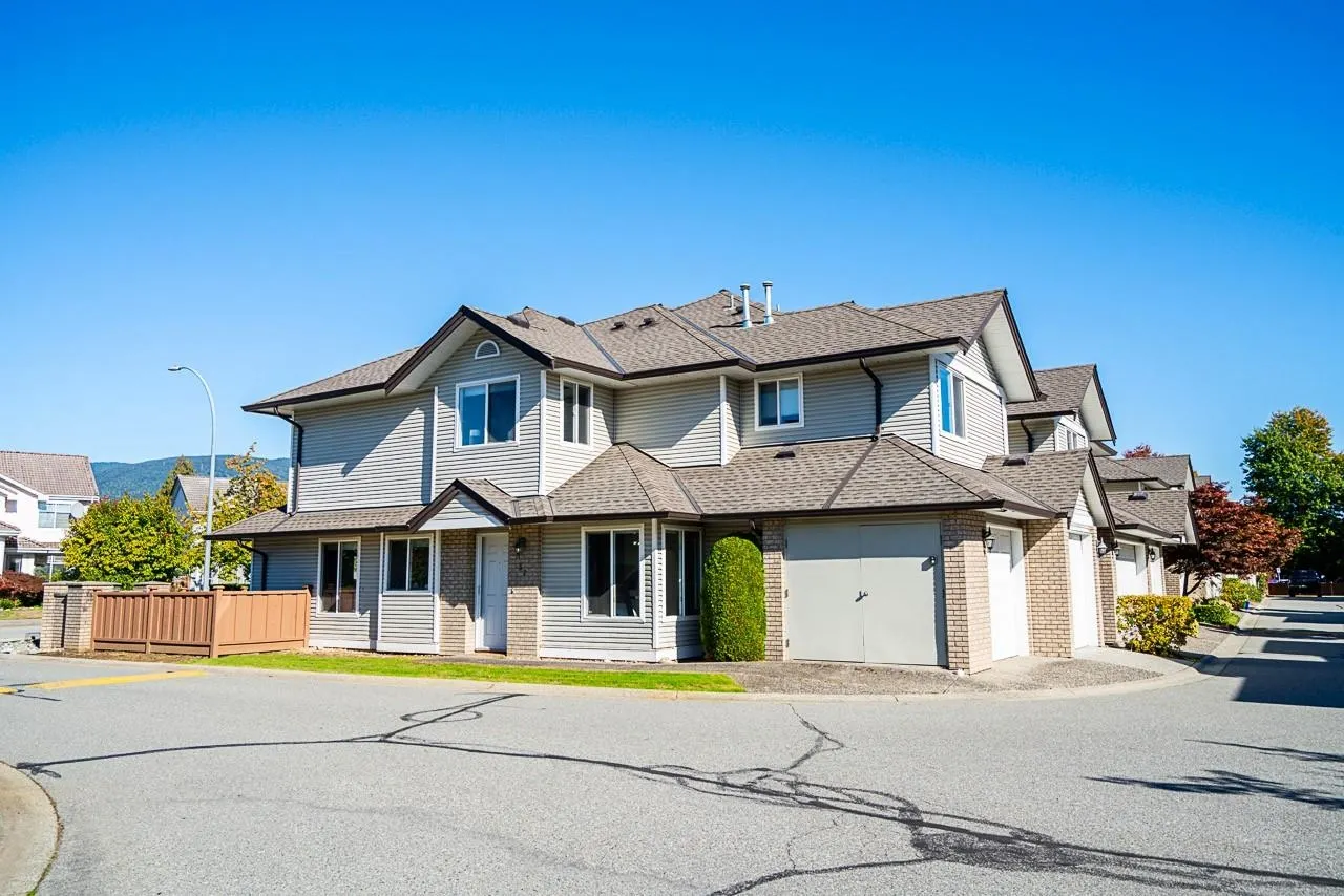 52 1370 Riverwood Gate