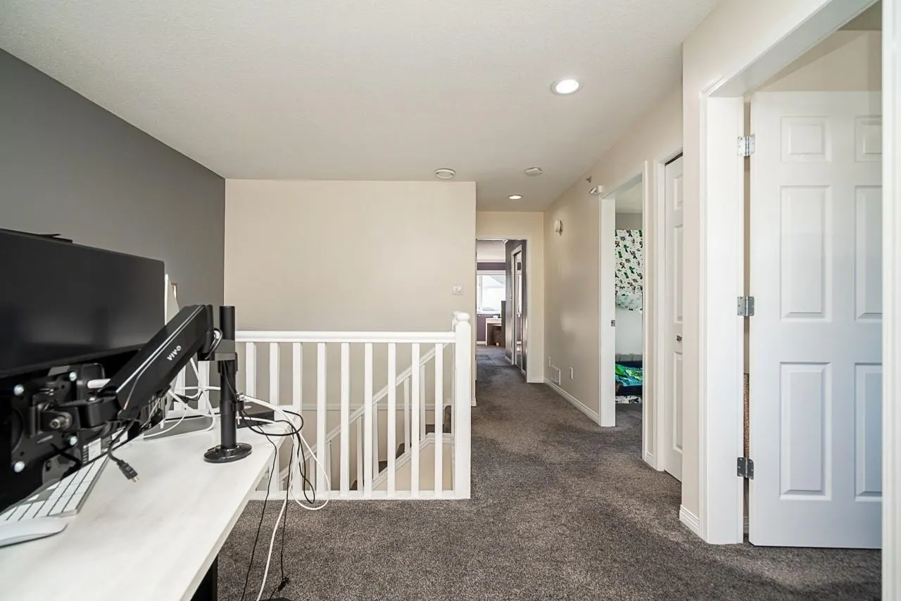 52 1370 Riverwood Gate