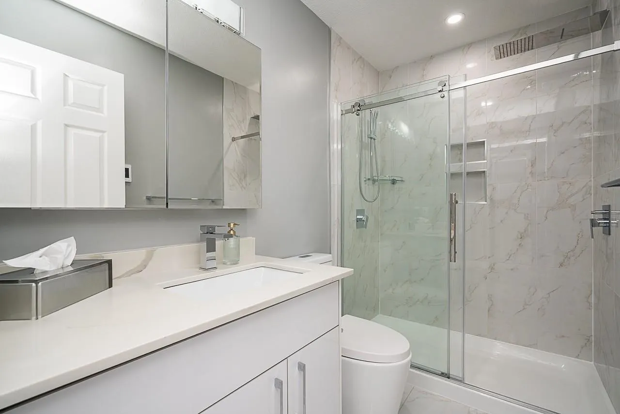 52 1370 Riverwood Gate