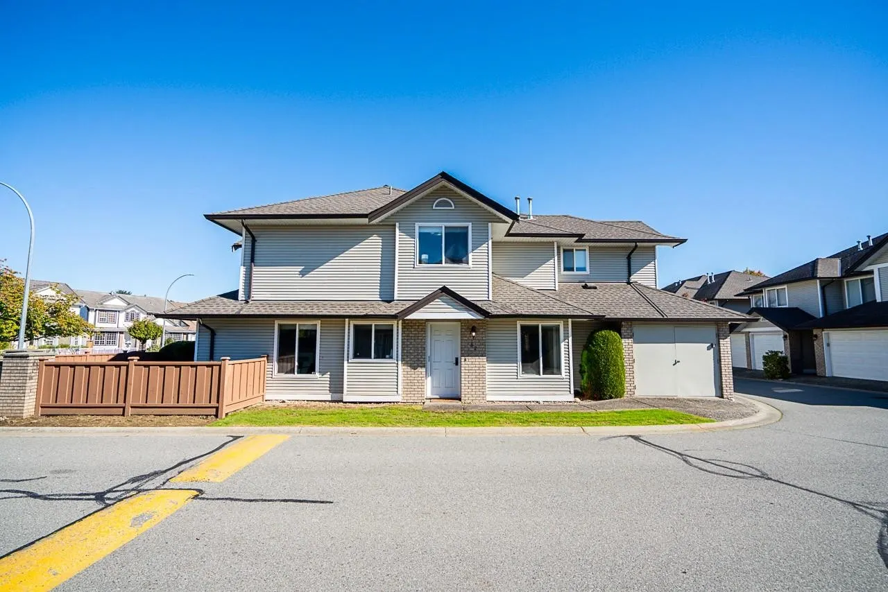 52 1370 Riverwood Gate