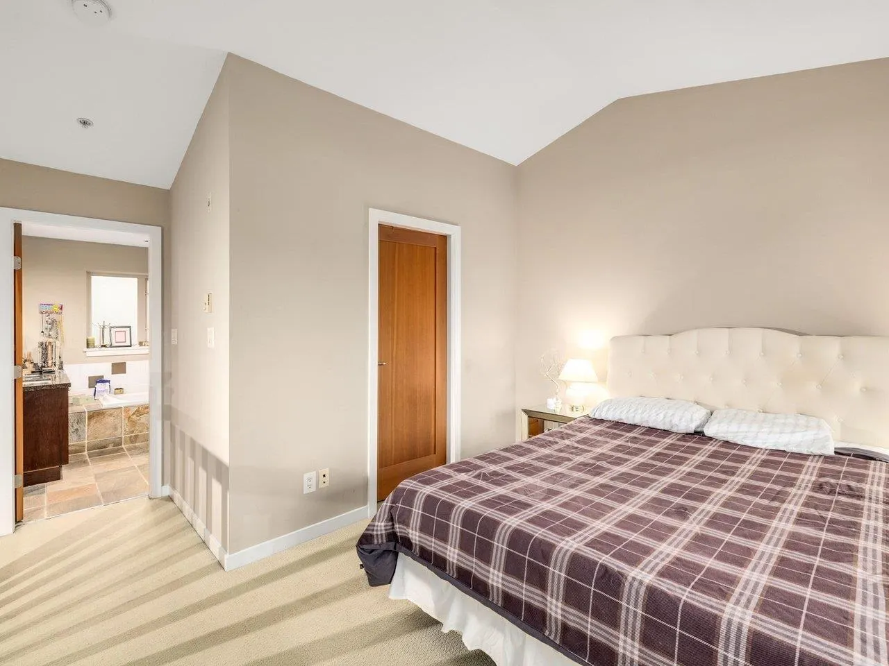 123 250 Salter Street