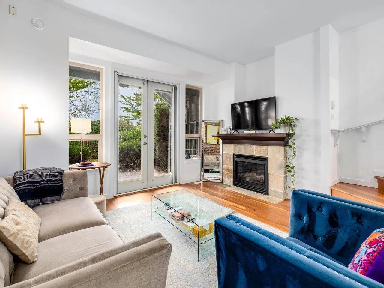 123 250 Salter Street