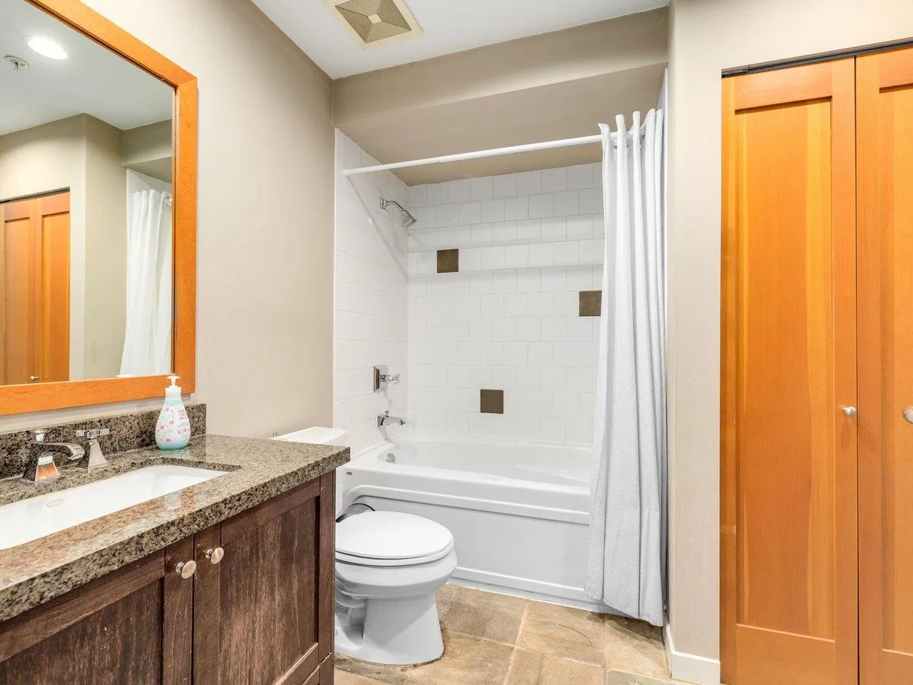 123 250 Salter Street