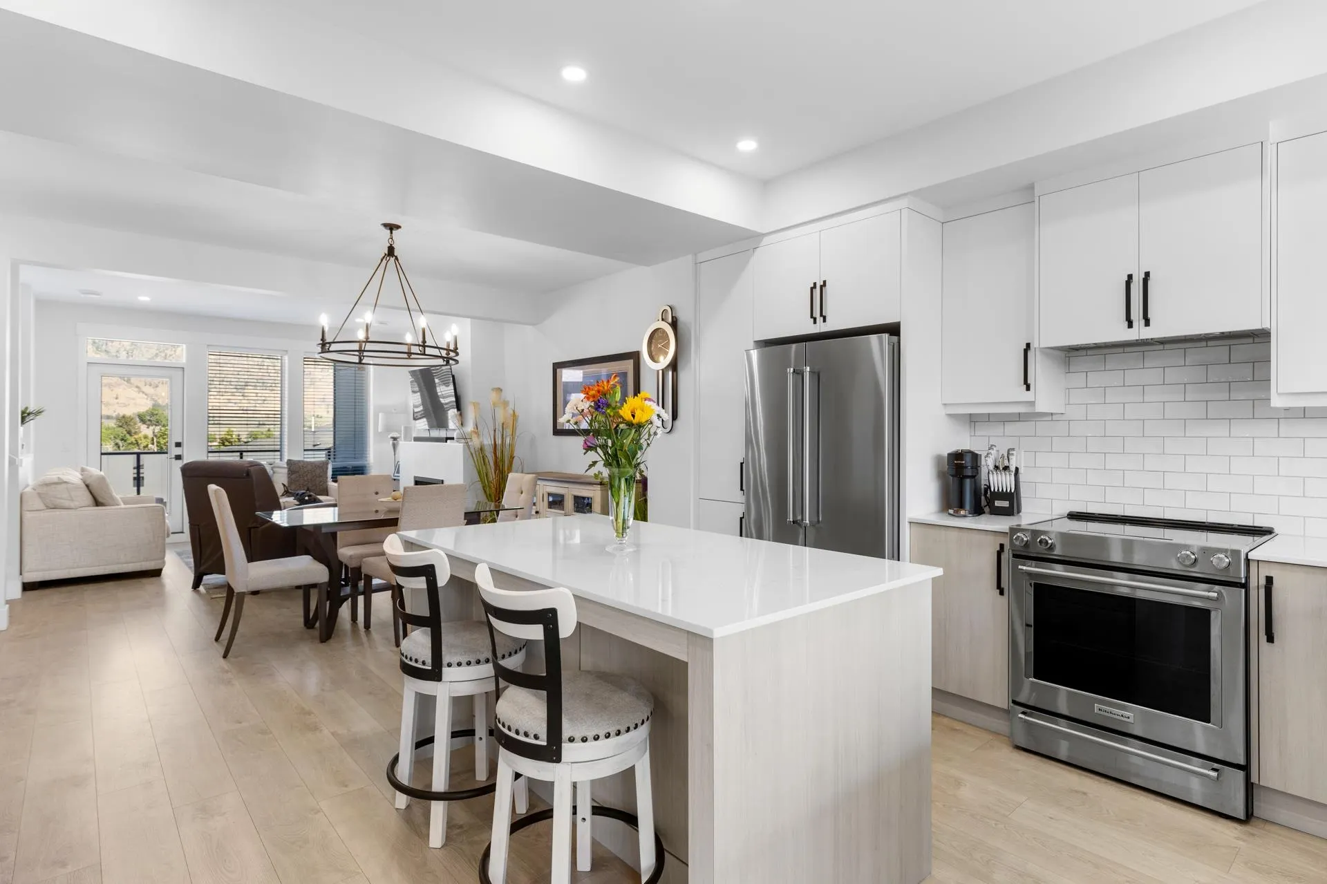 48 8000 Vedette Drive