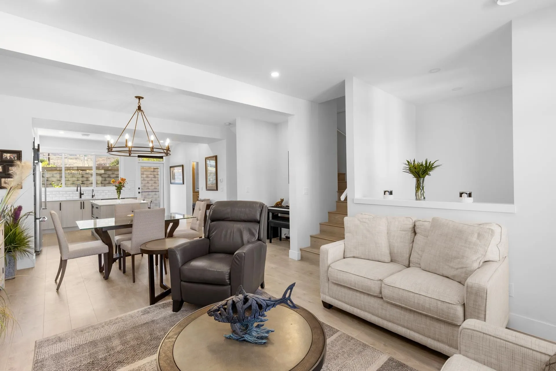 48 8000 Vedette Drive