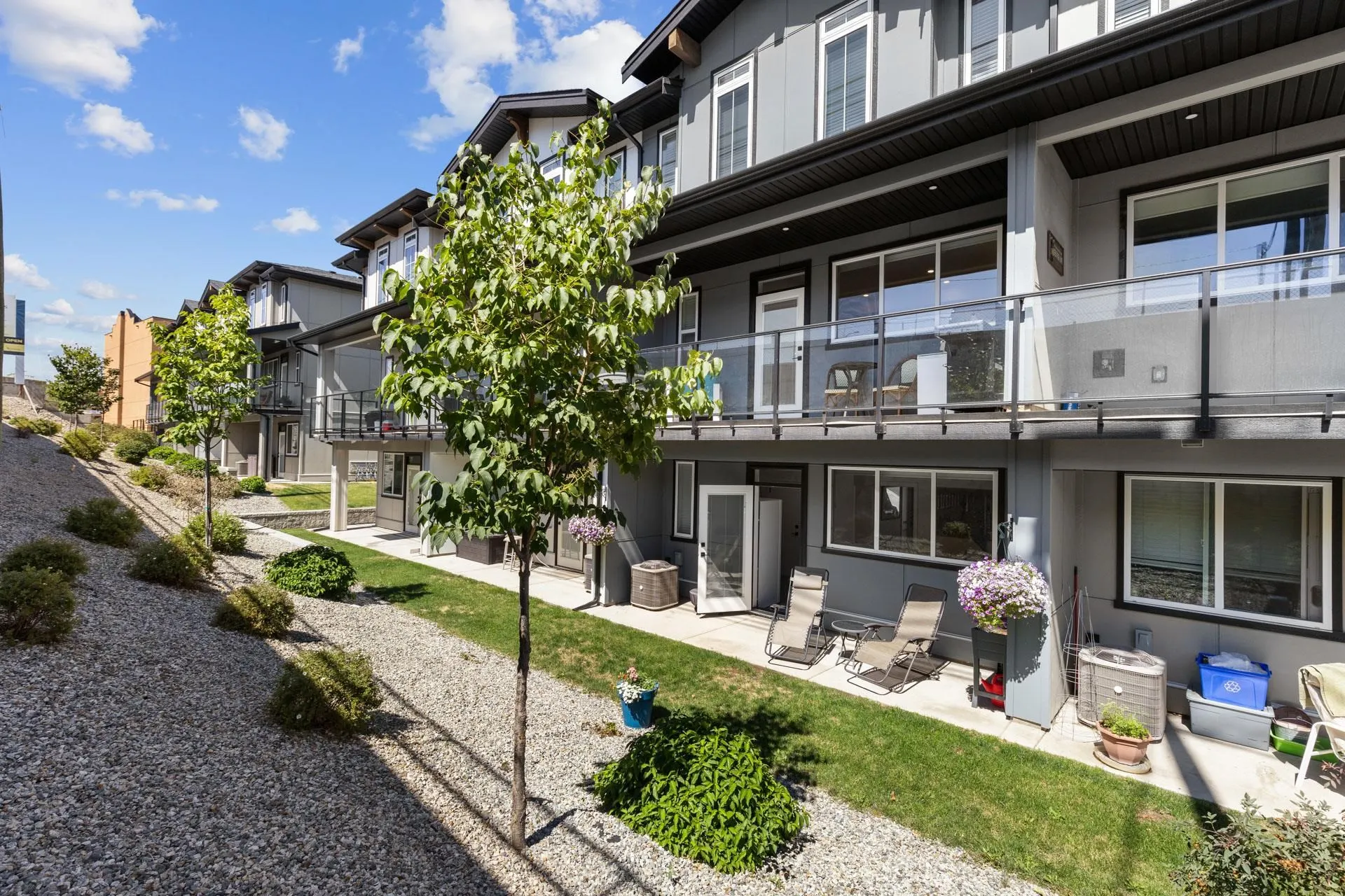48 8000 Vedette Drive