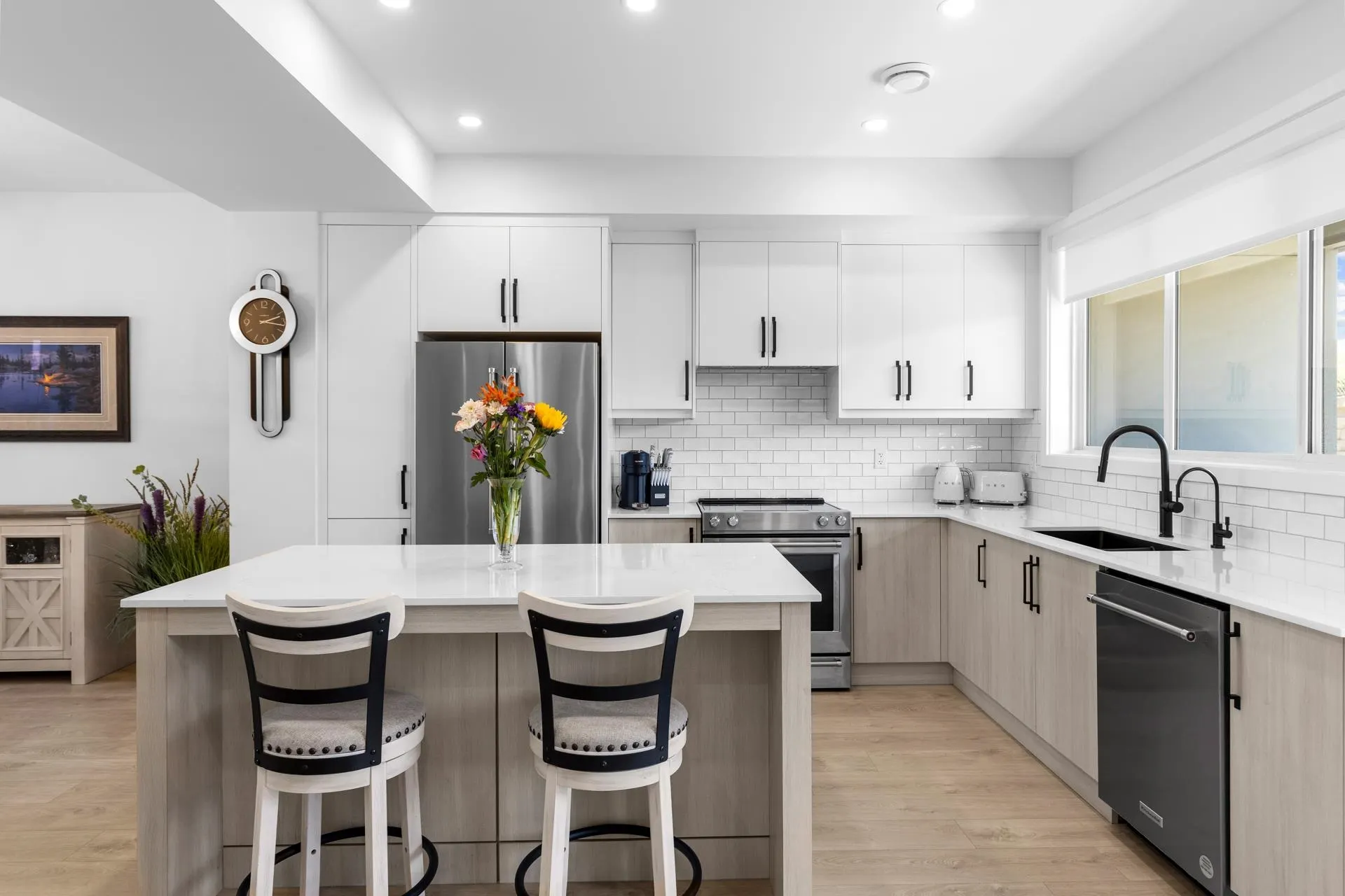 48 8000 Vedette Drive