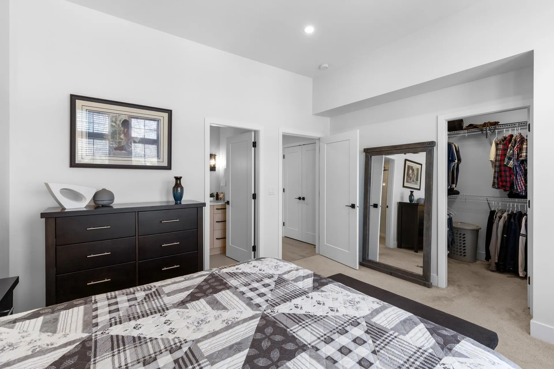 48 8000 Vedette Drive