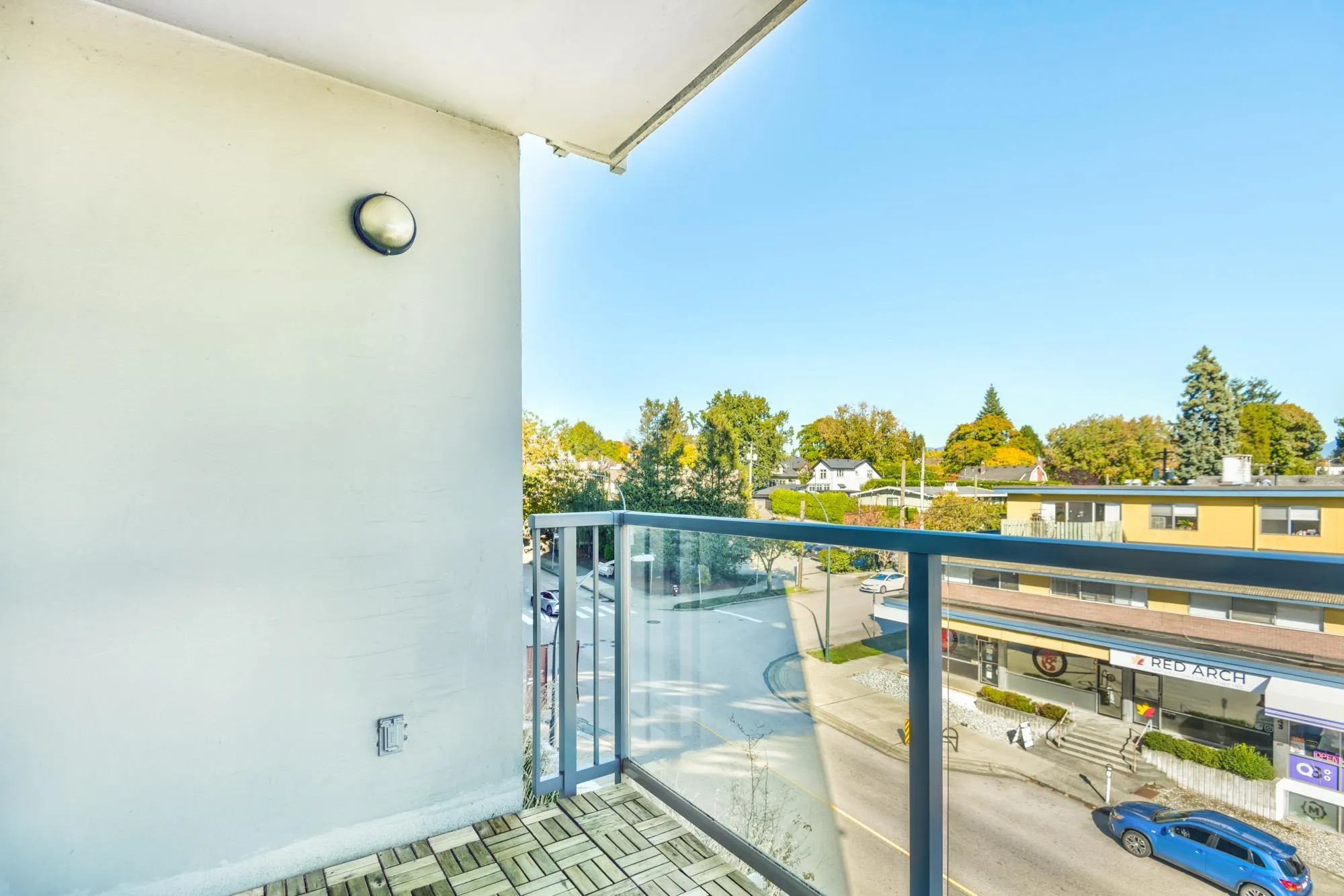 404 258 Sixth Street