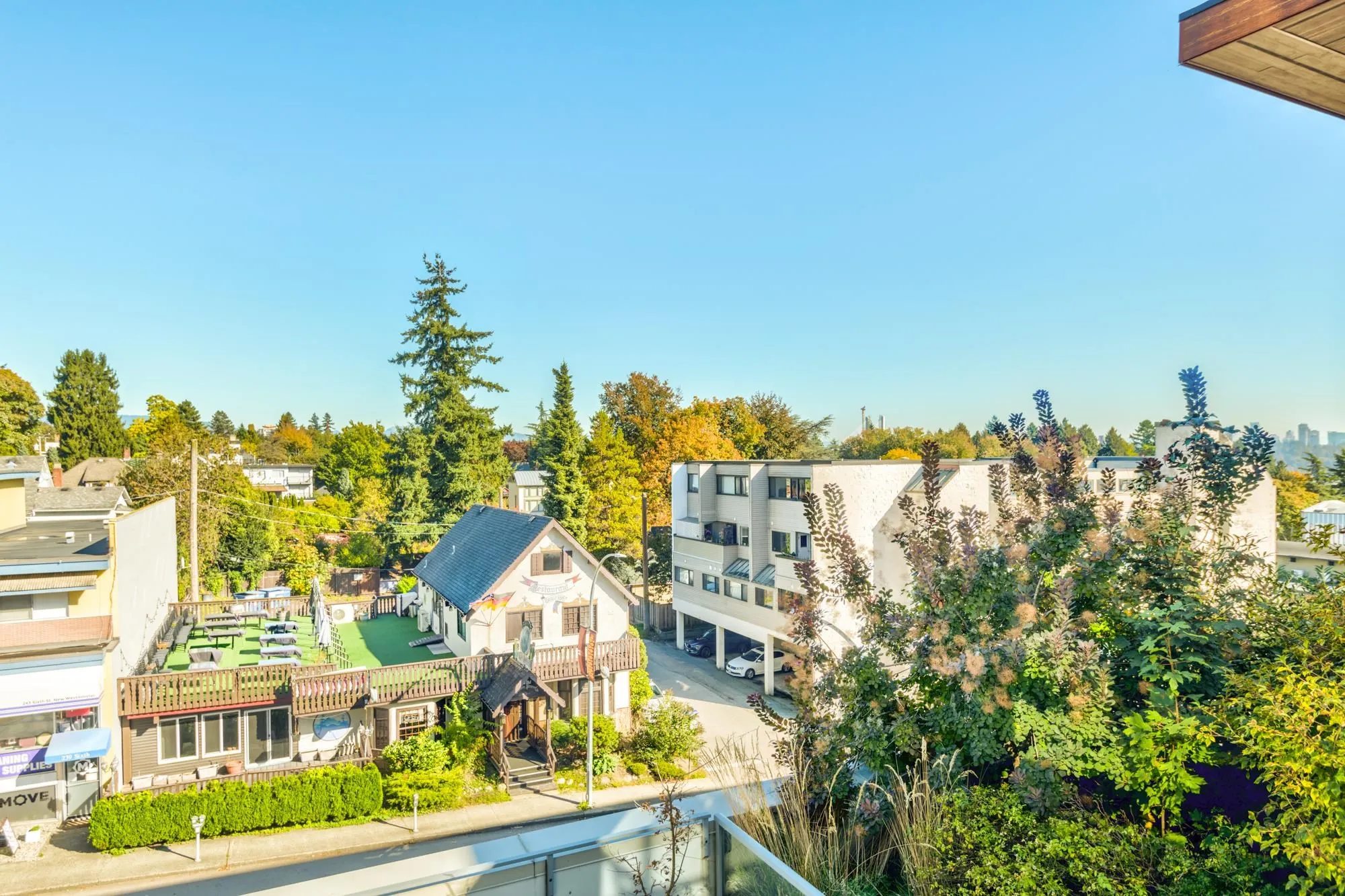 404 258 Sixth Street