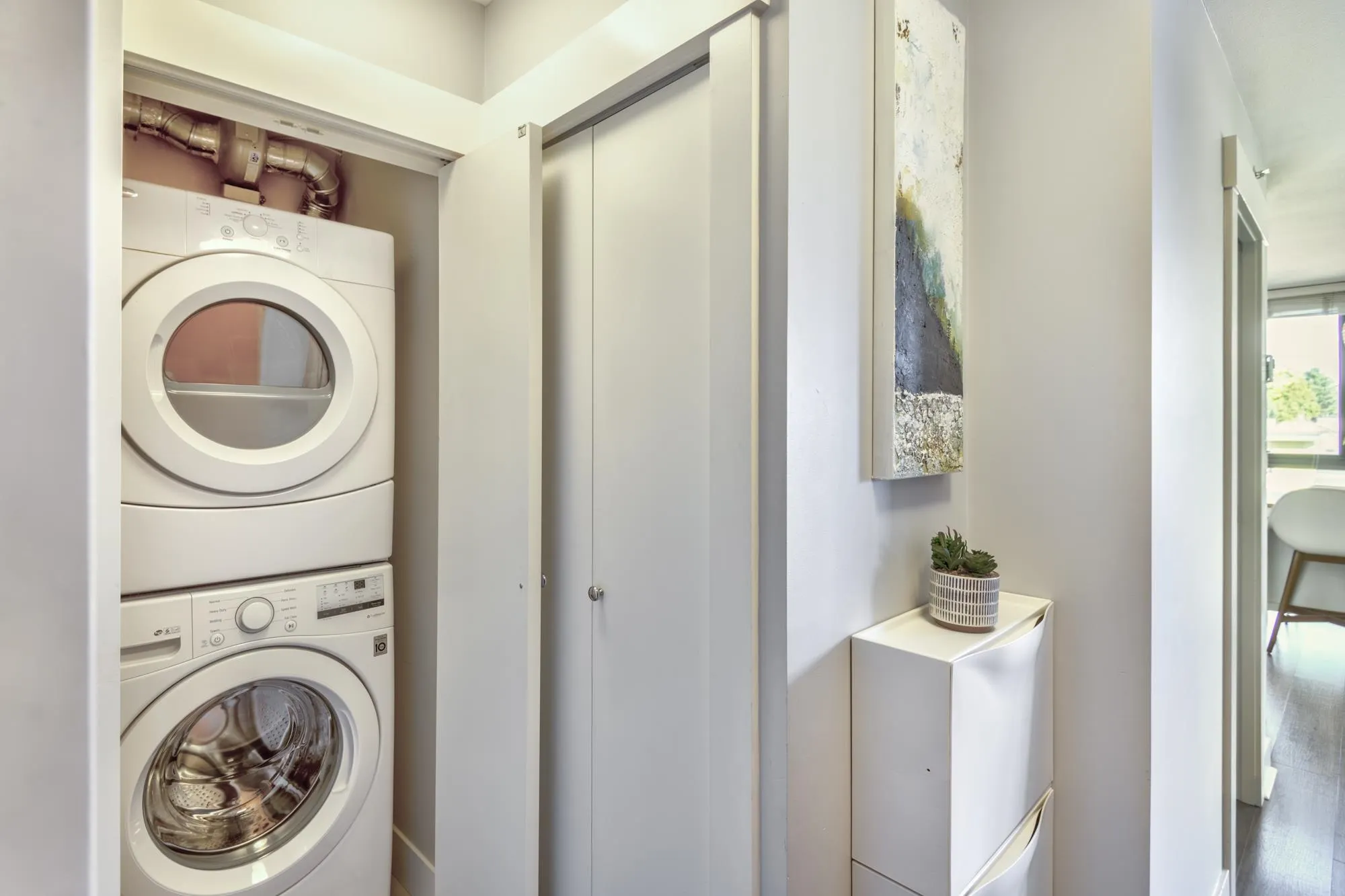 404 258 Sixth Street