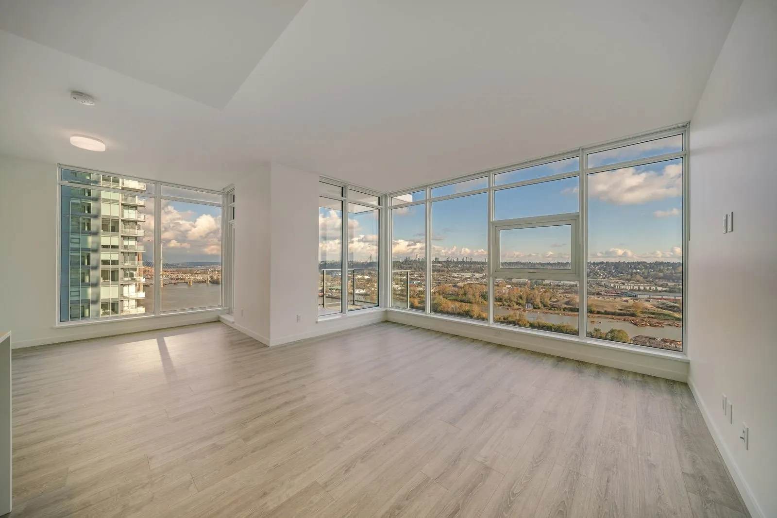 2807 680 Quayside Drive