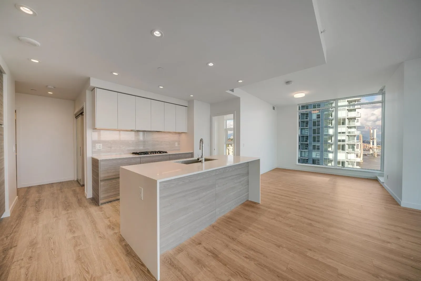 2807 680 Quayside Drive