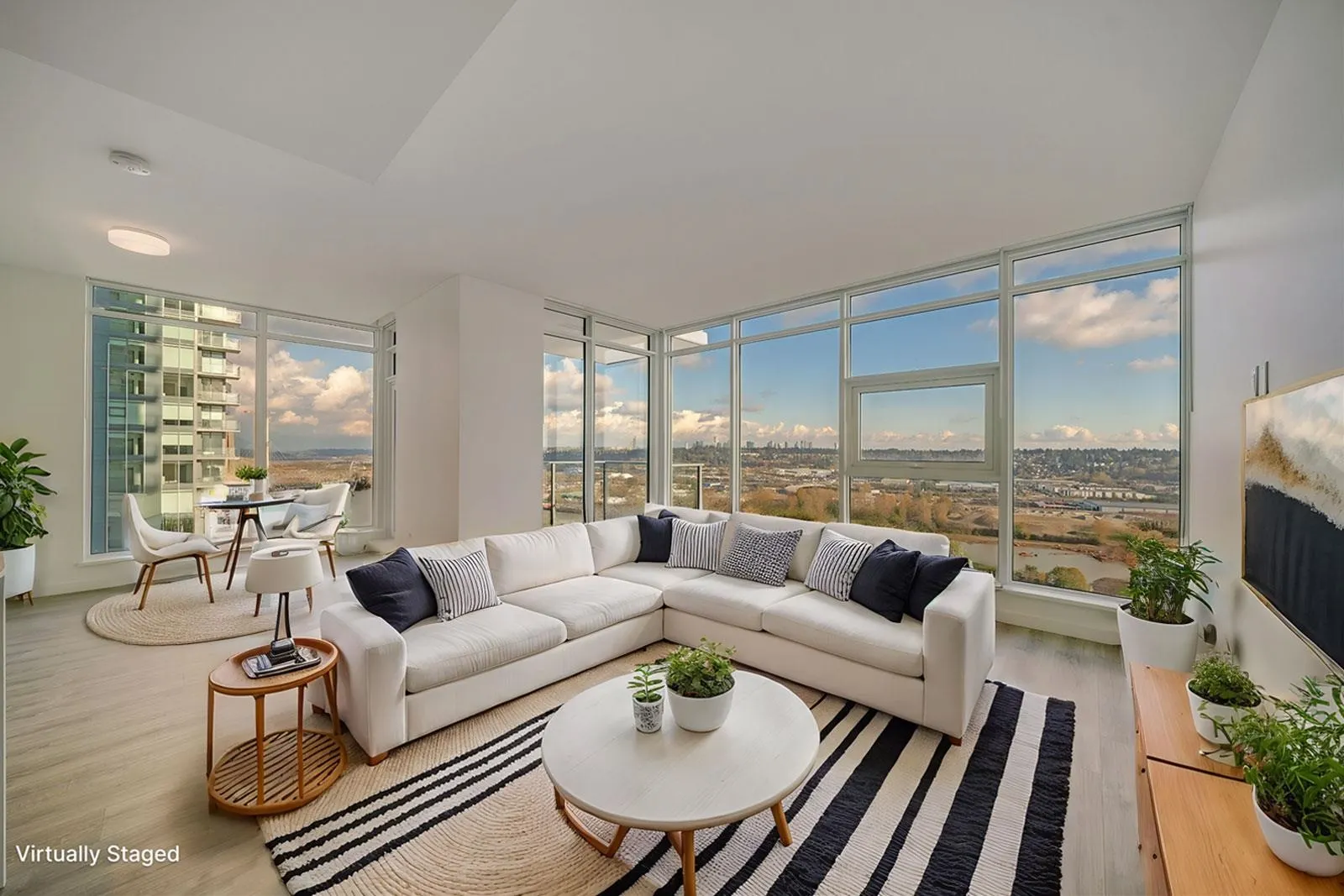 2807 680 Quayside Drive