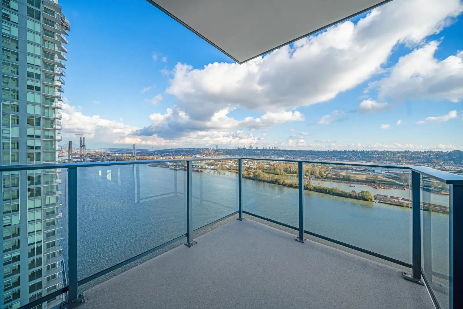 2807 680 Quayside Drive