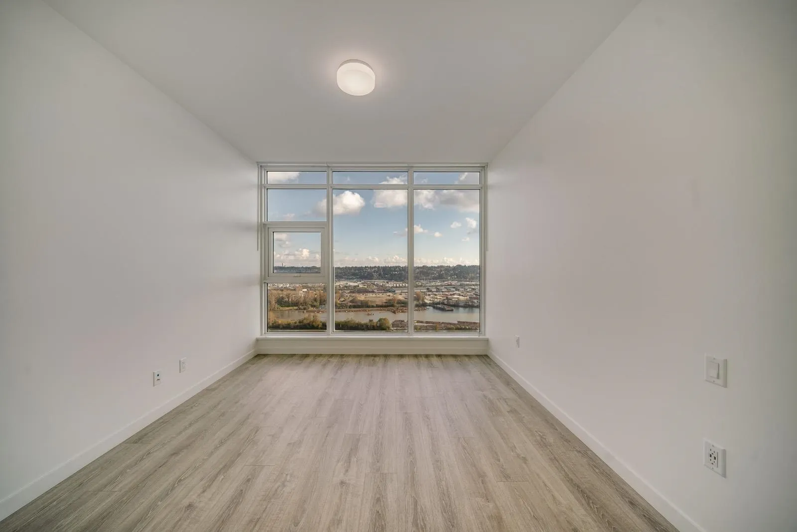 2807 680 Quayside Drive