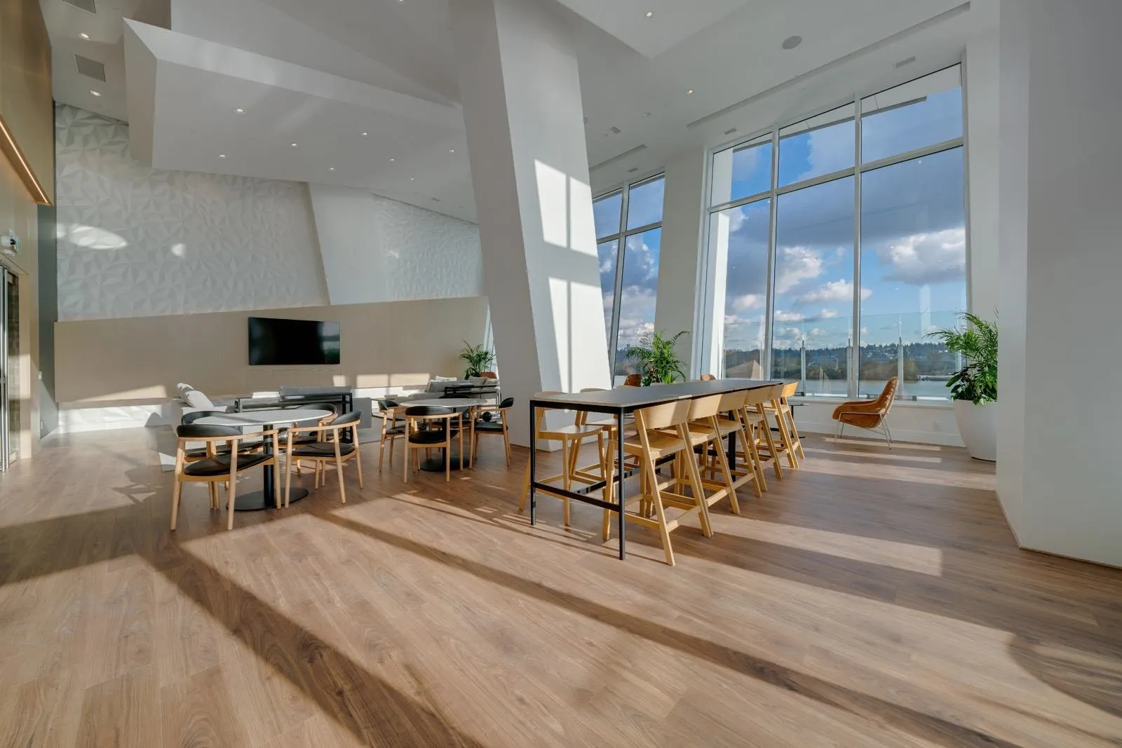 2807 680 Quayside Drive