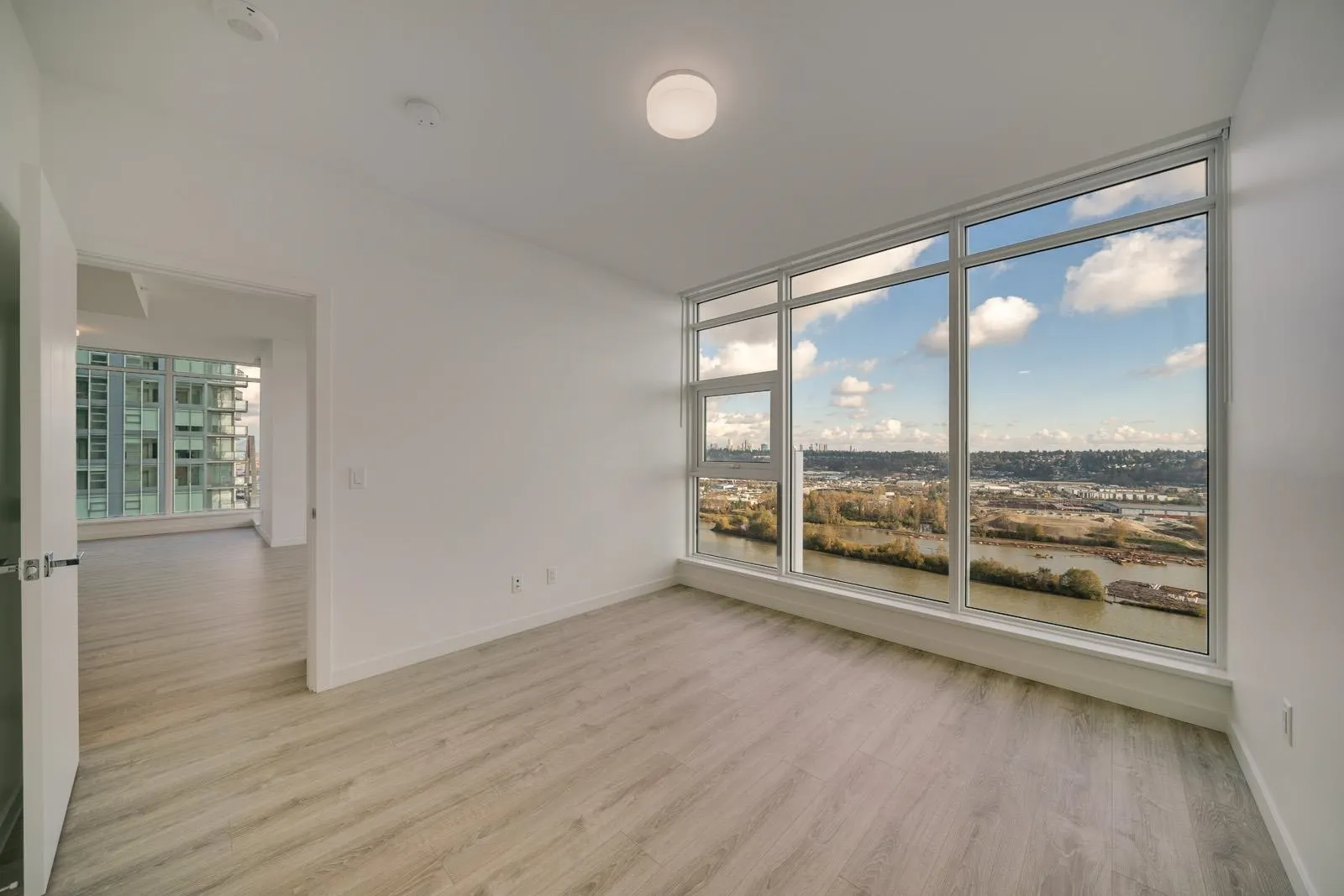 2807 680 Quayside Drive