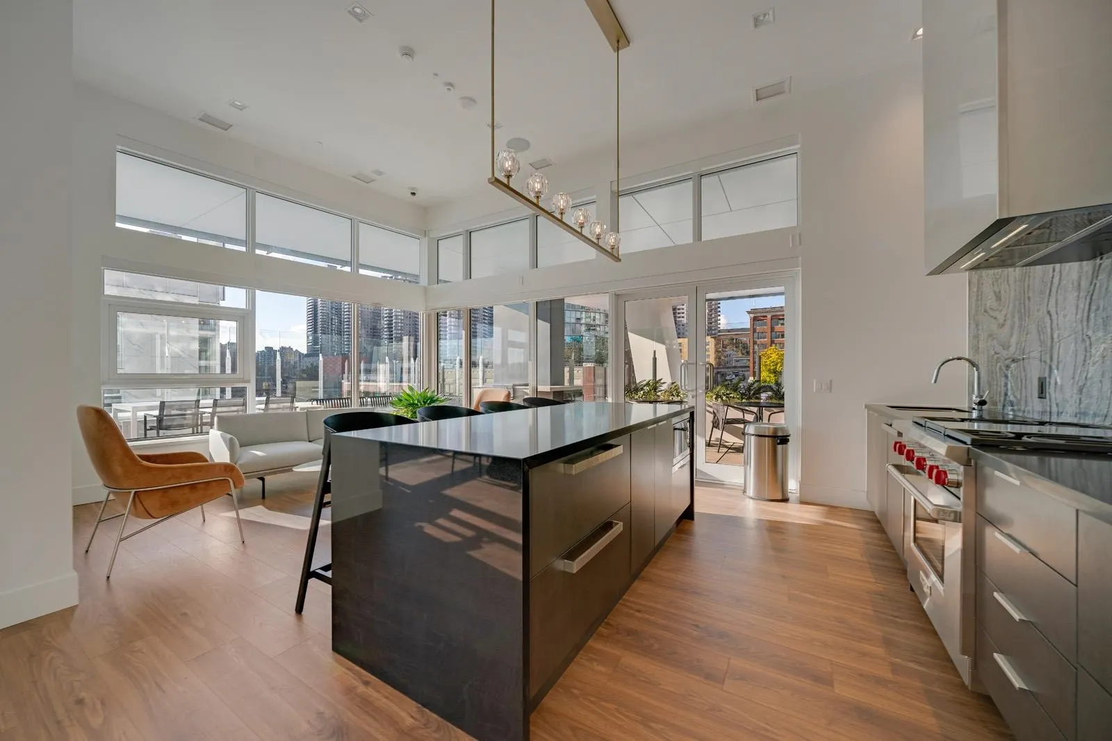 2807 680 Quayside Drive