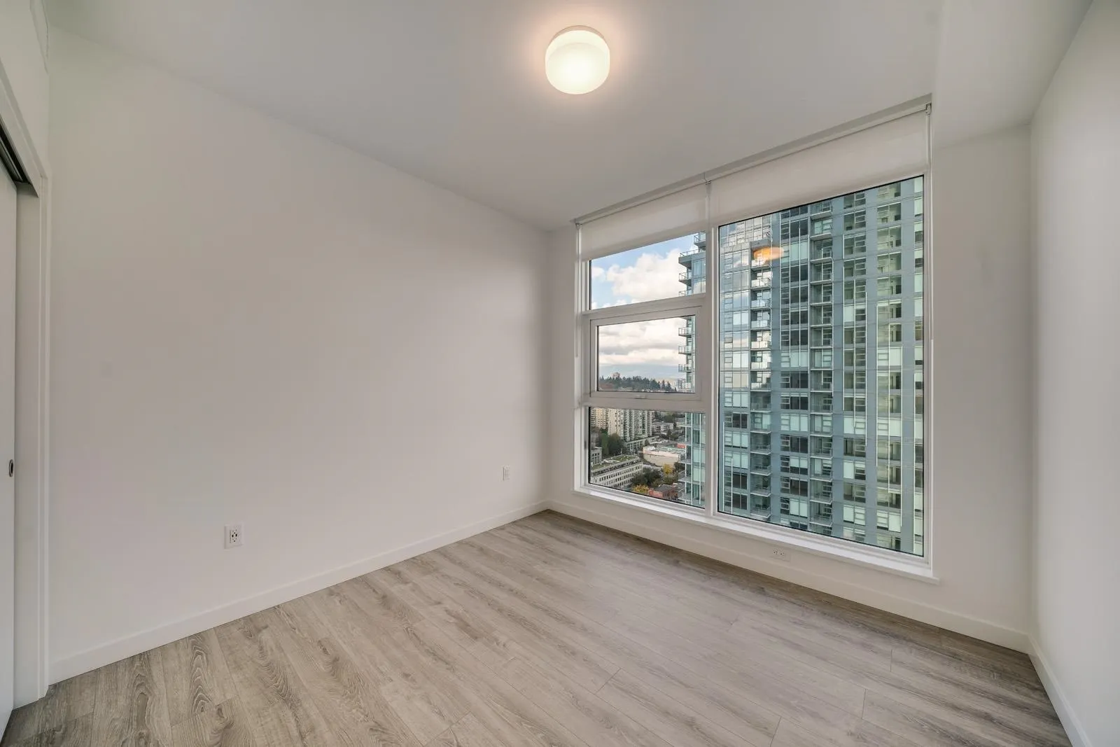 2807 680 Quayside Drive