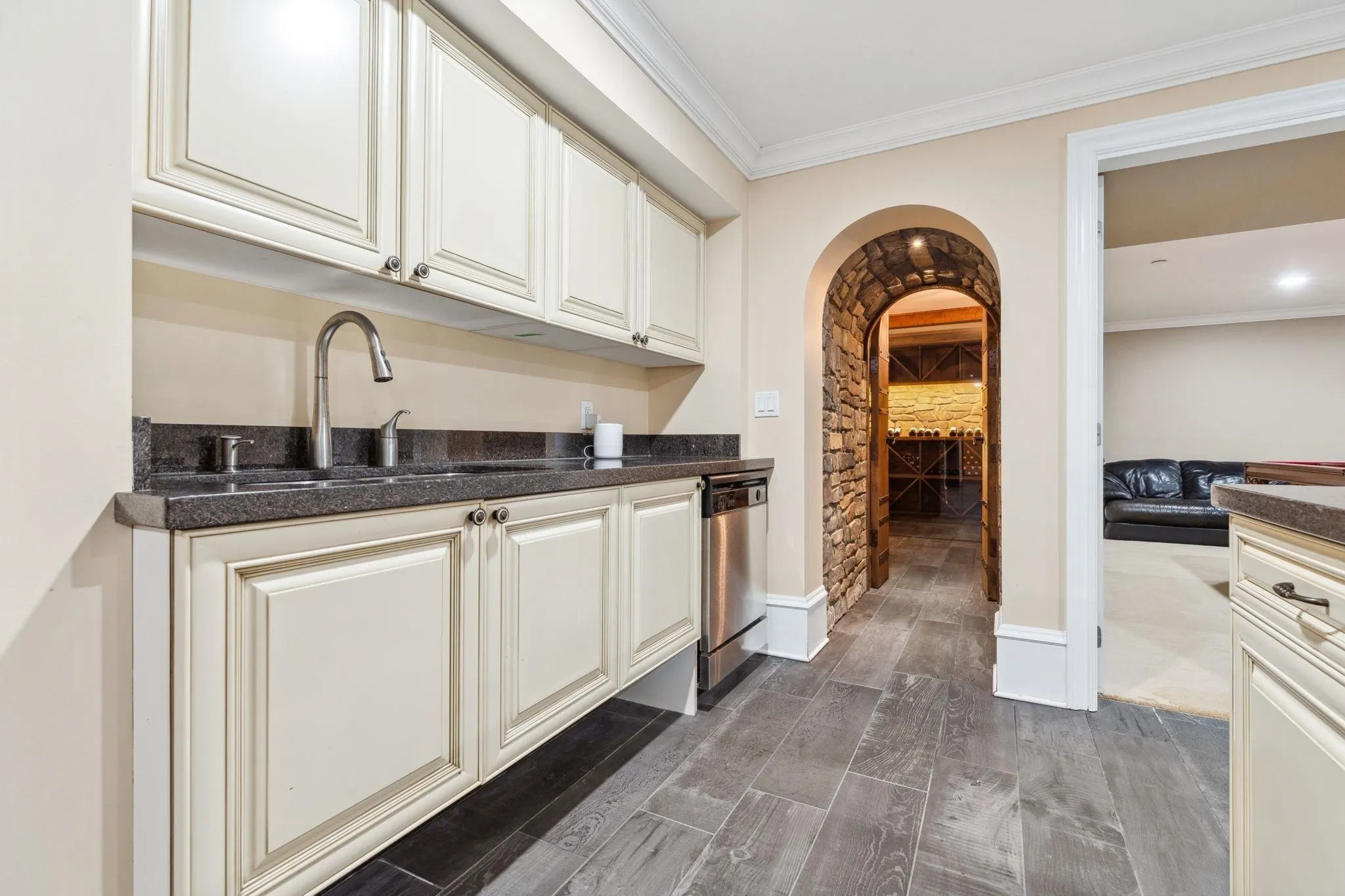 320 Forestview Lane