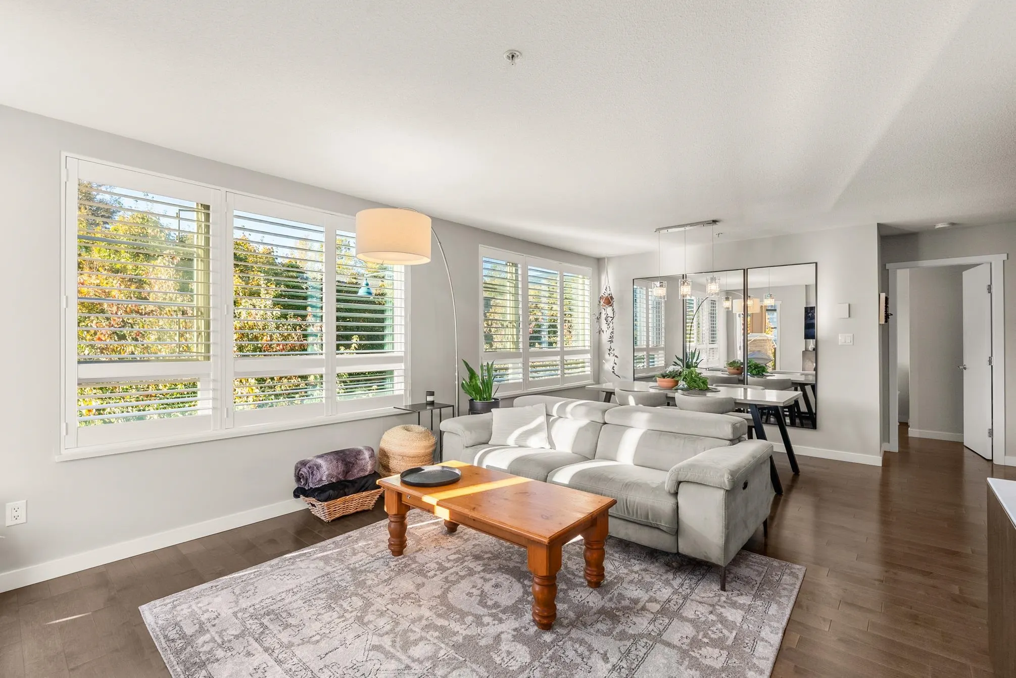 313 701 Klahanie Drive