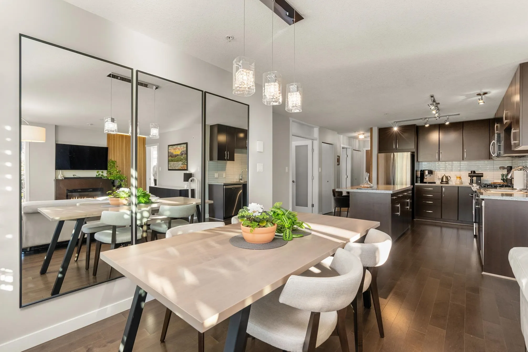 313 701 Klahanie Drive