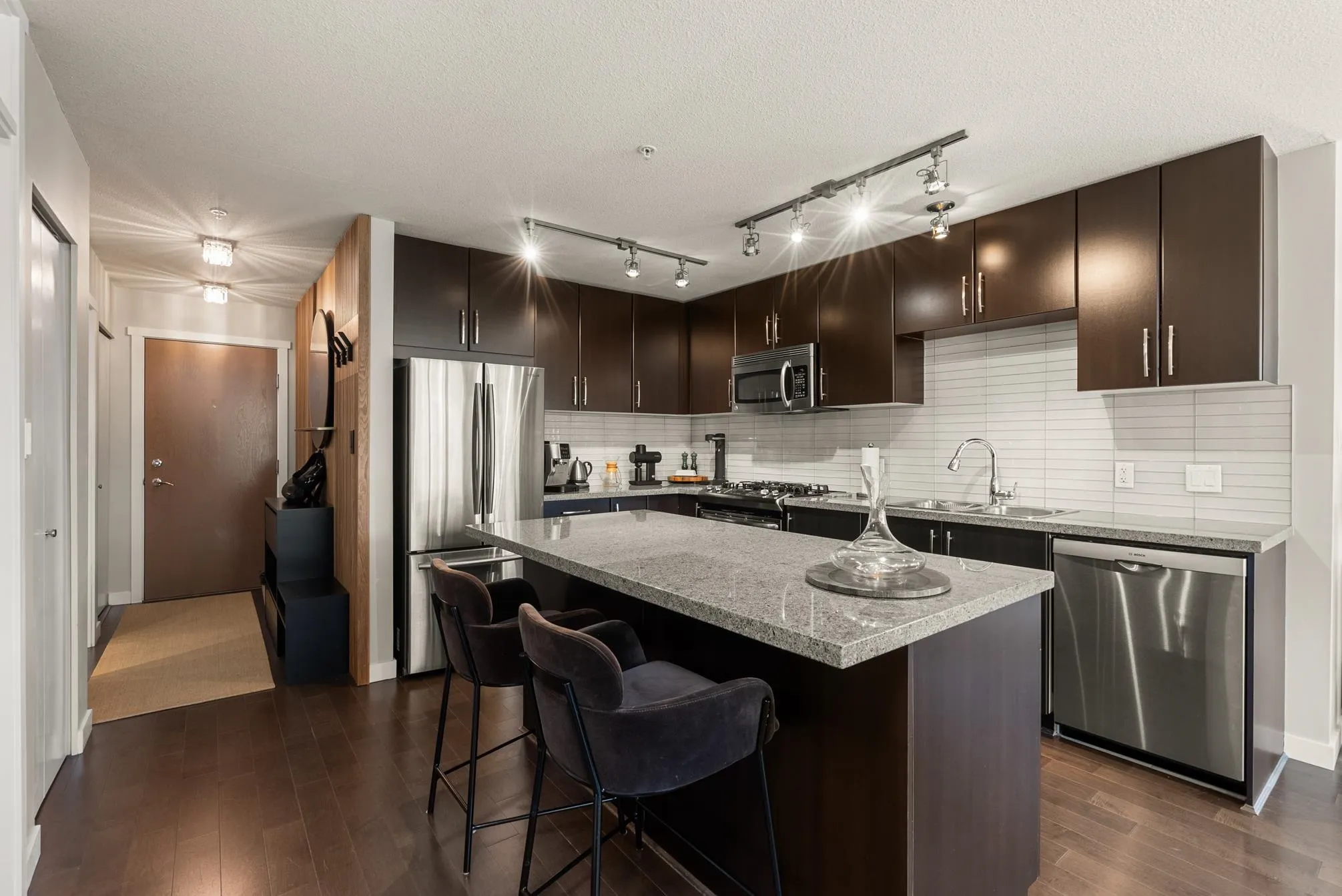 313 701 Klahanie Drive