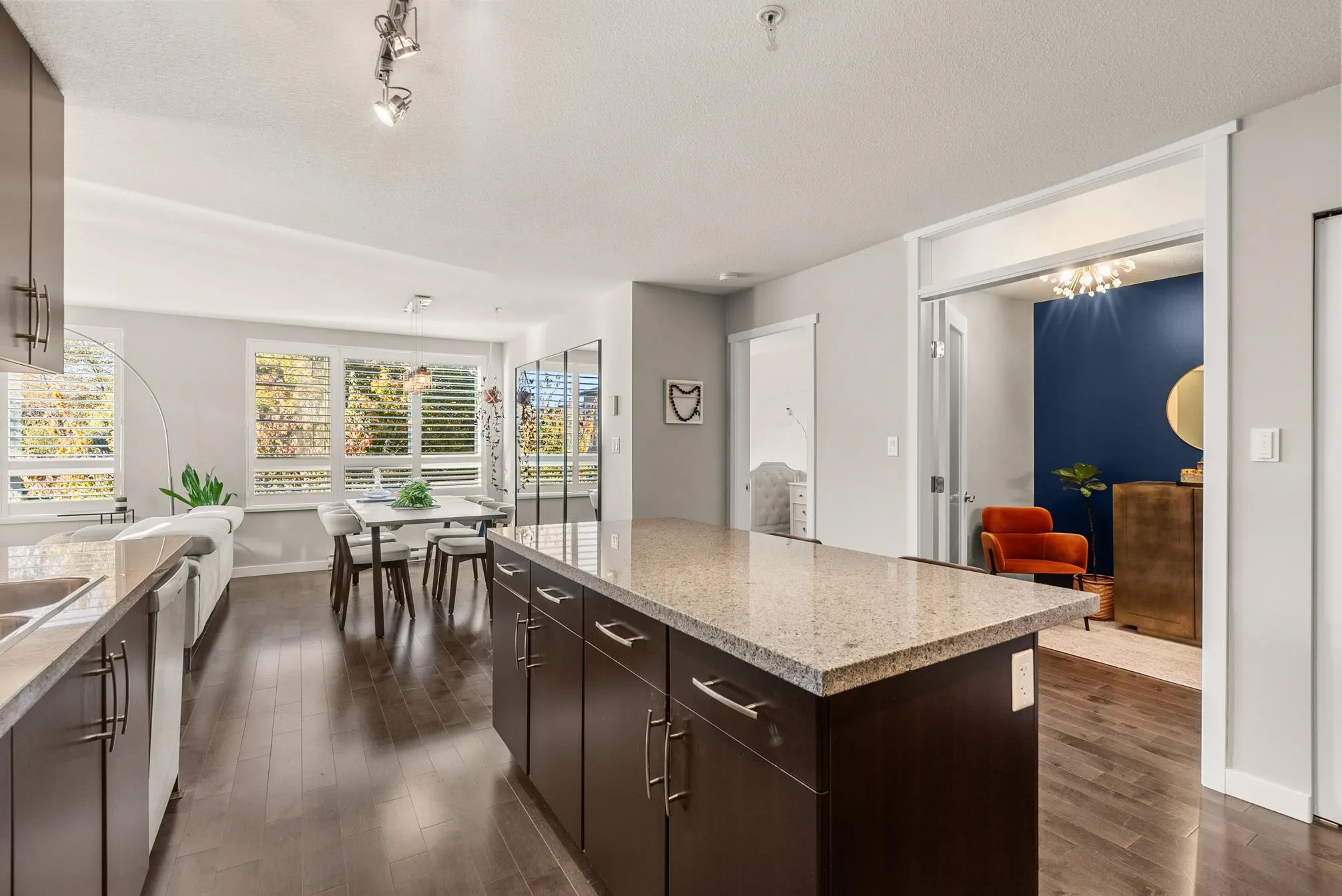 313 701 Klahanie Drive