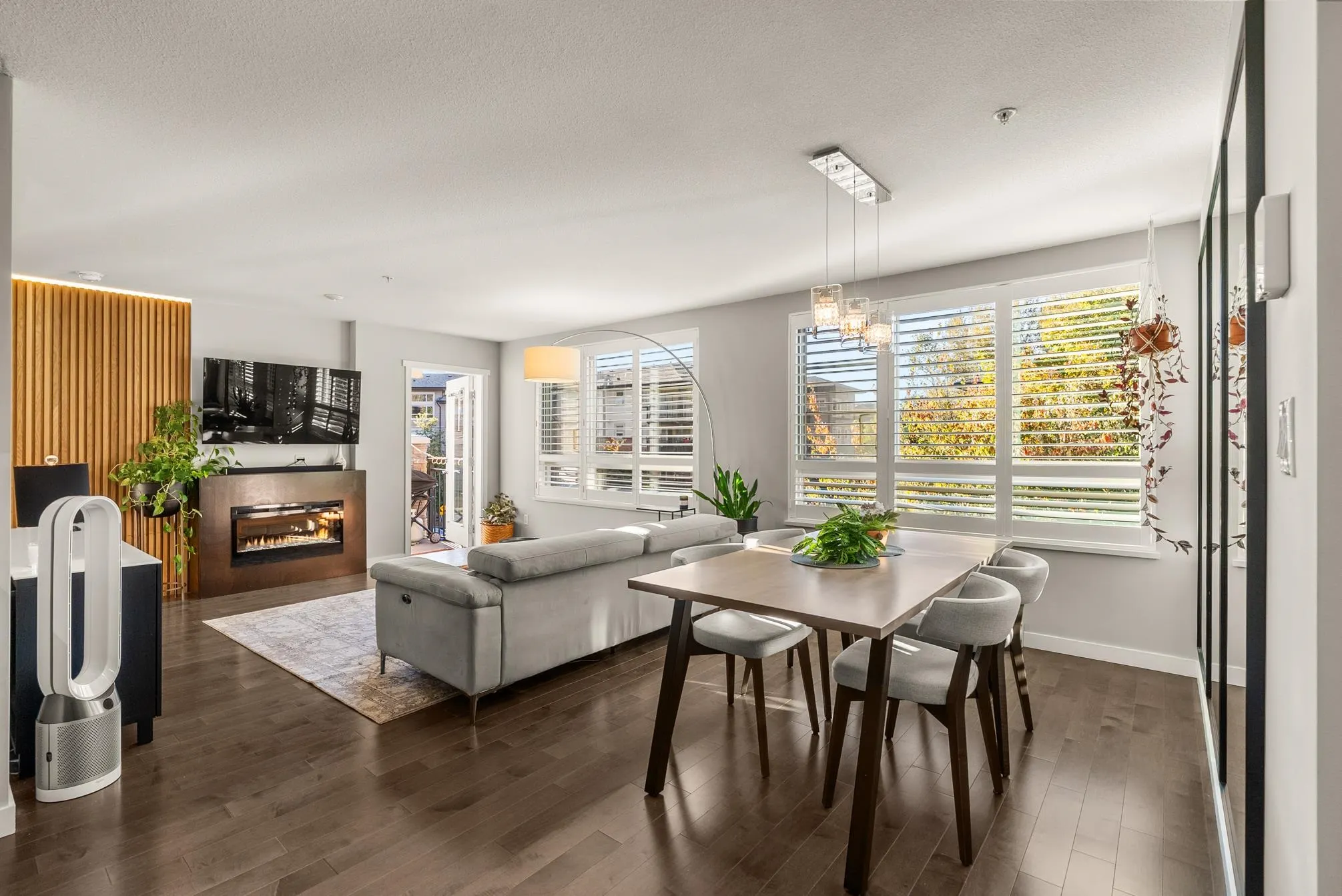 313 701 Klahanie Drive