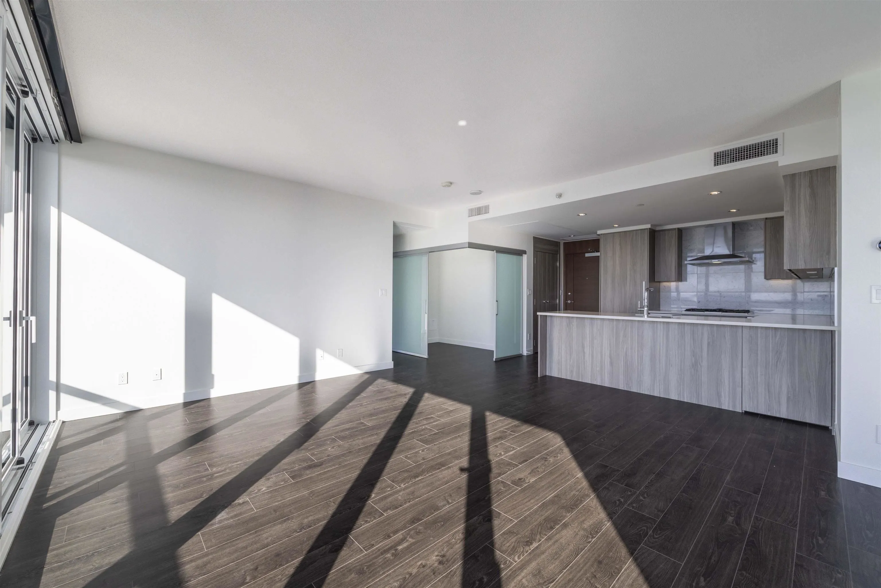 4502 4730 Lougheed Highway