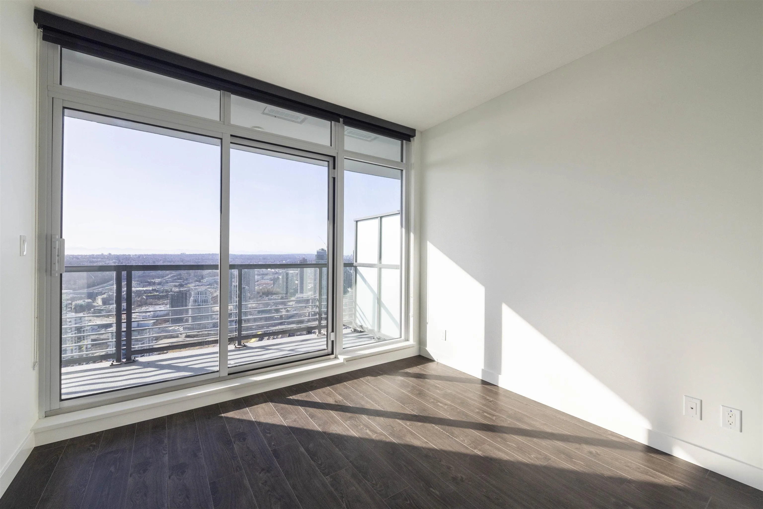 4502 4730 Lougheed Highway