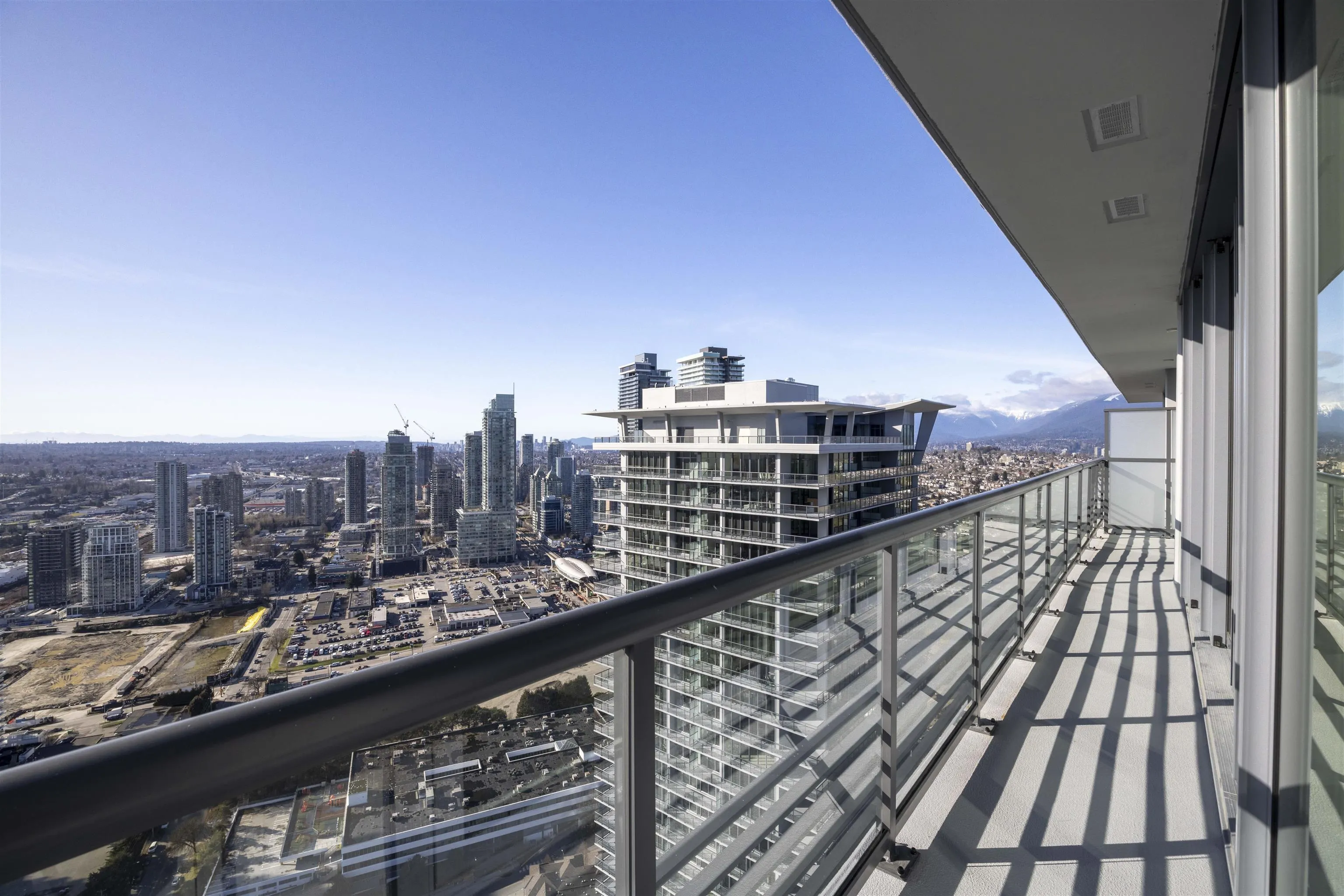 4502 4730 Lougheed Highway