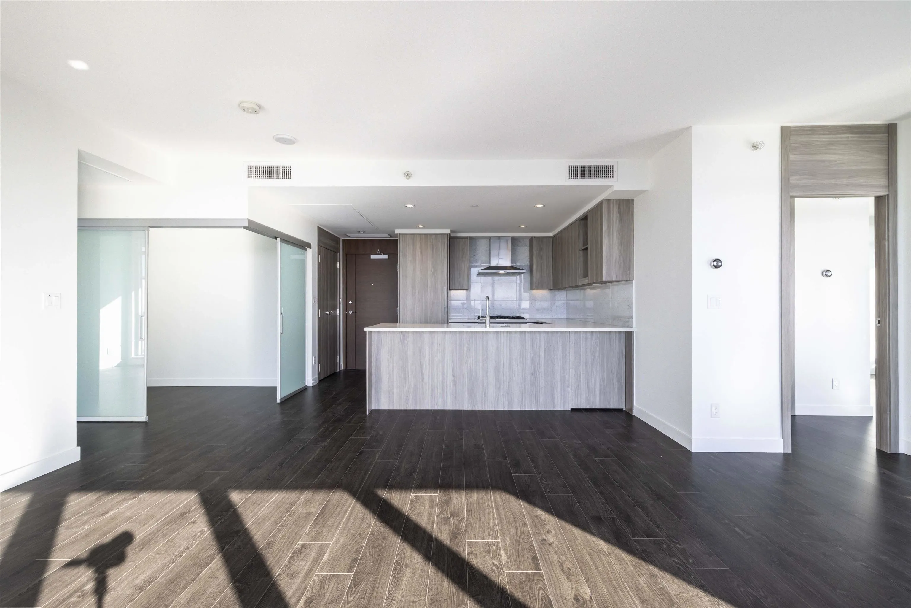4502 4730 Lougheed Highway