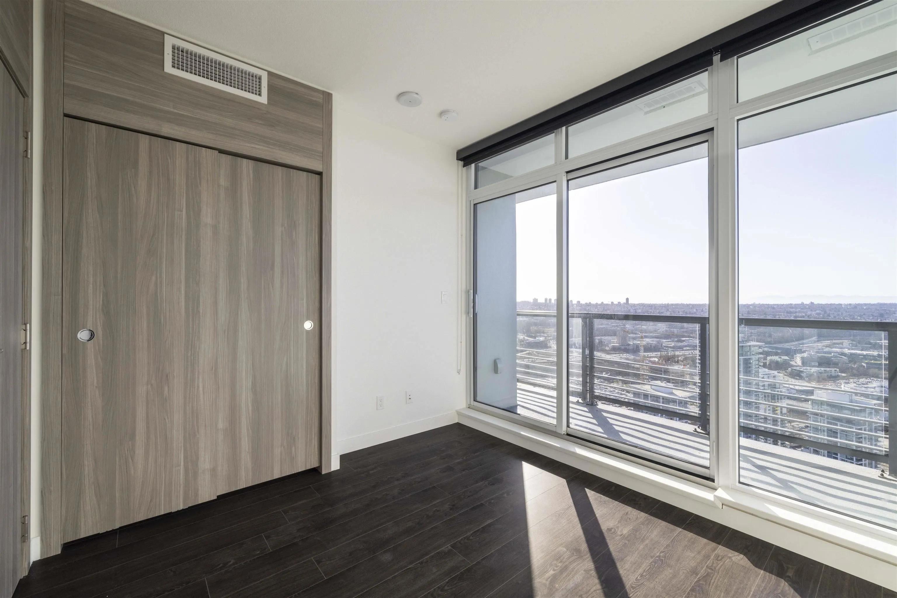 4502 4730 Lougheed Highway