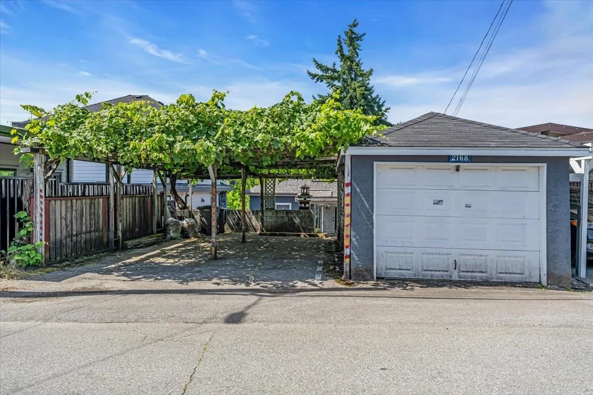 2168 Renfrew Street