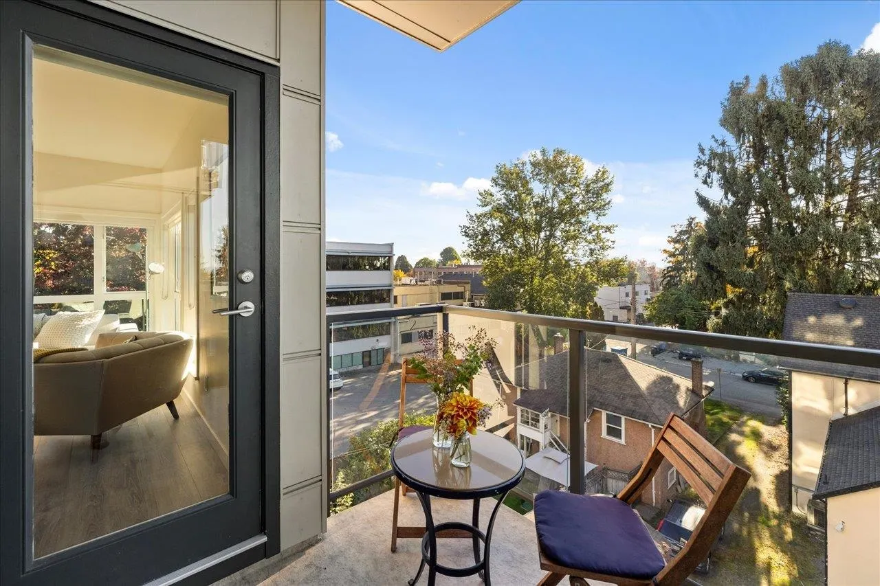 402 610 Brantford Street