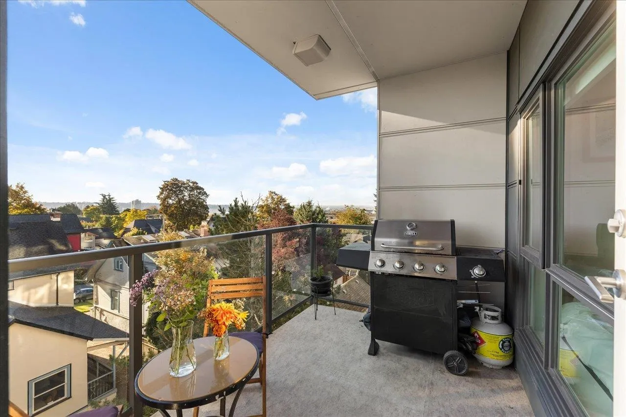 402 610 Brantford Street