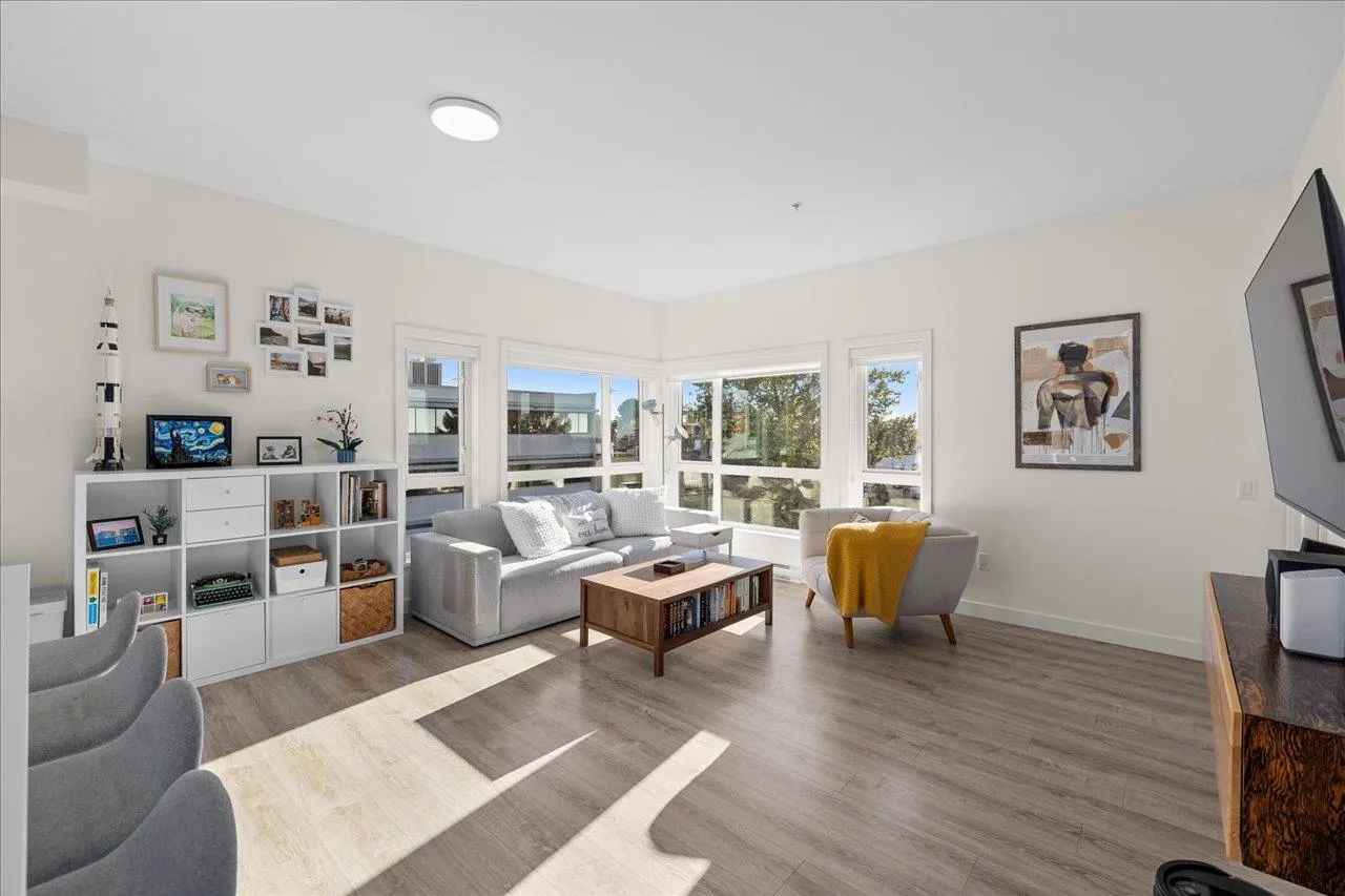 402 610 Brantford Street