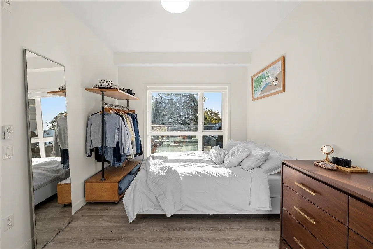 402 610 Brantford Street