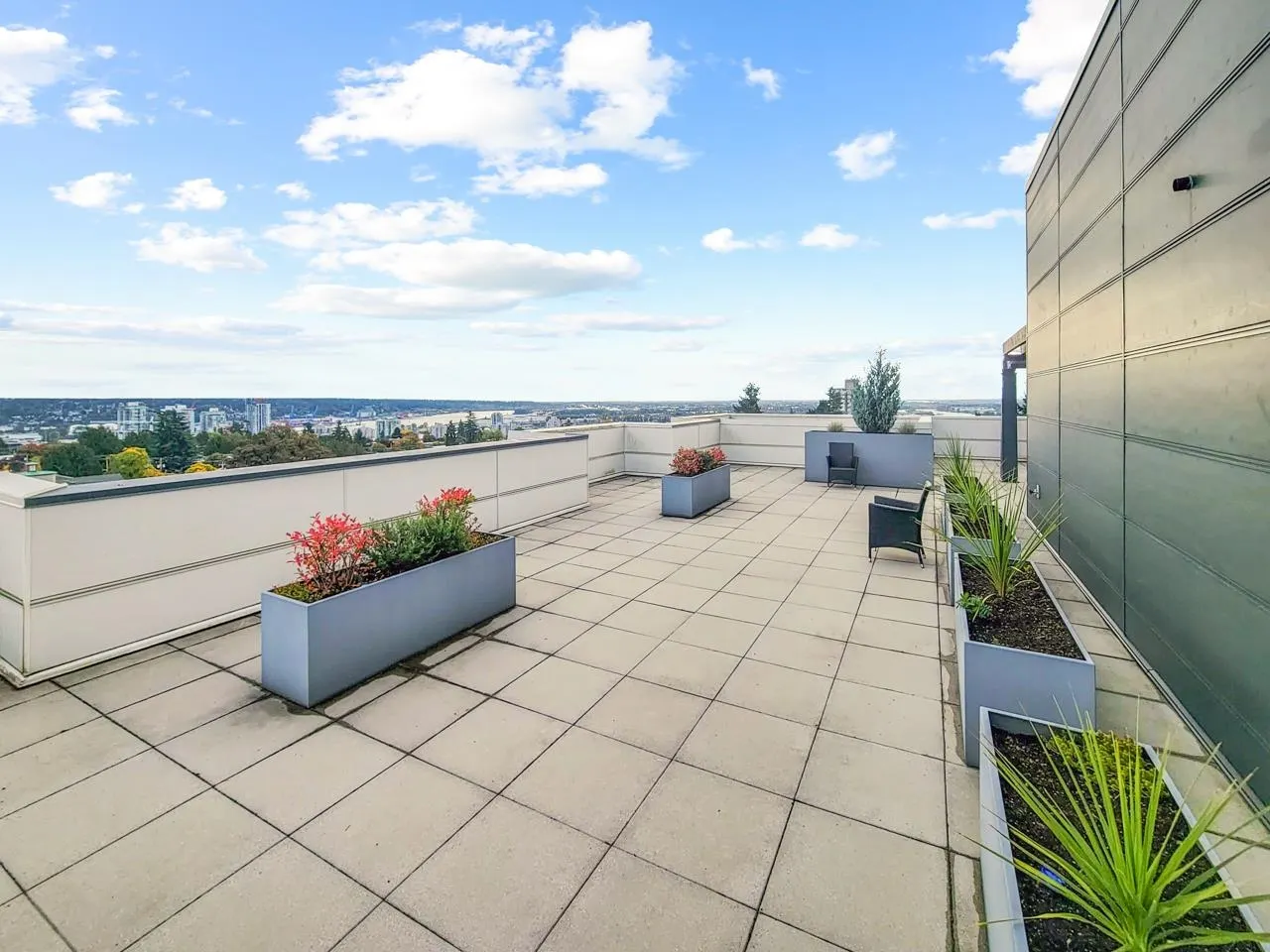 402 610 Brantford Street