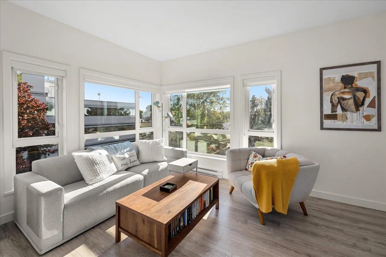 402 610 Brantford Street