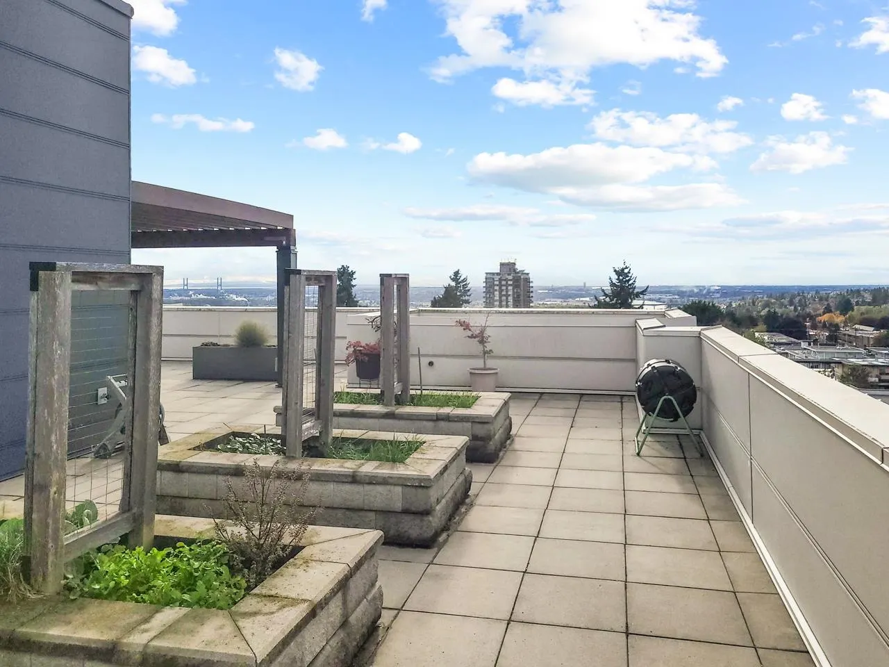 402 610 Brantford Street