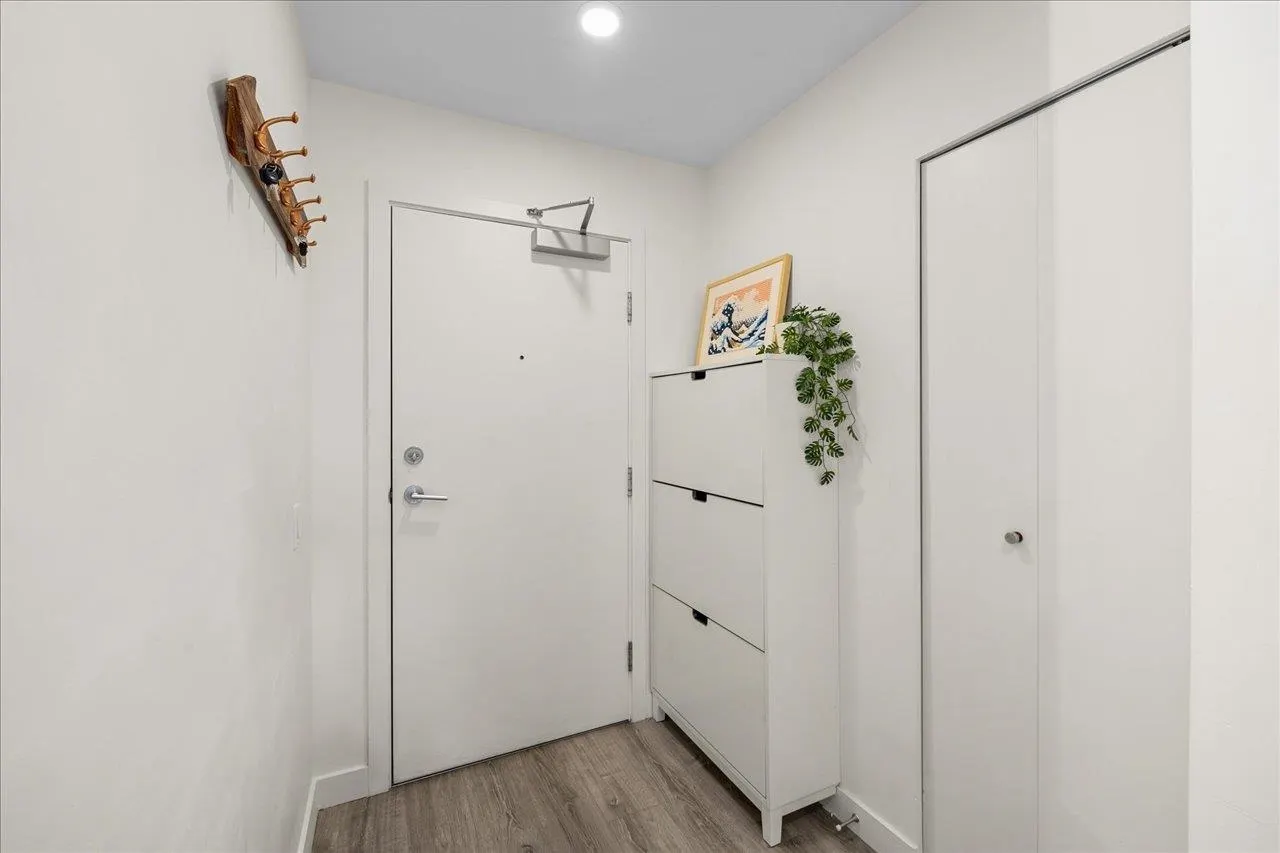 402 610 Brantford Street