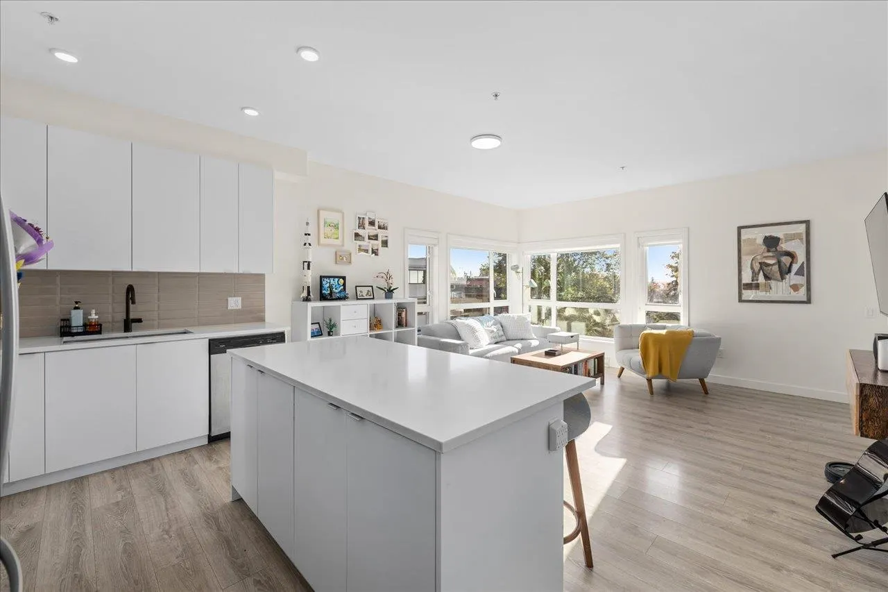 402 610 Brantford Street