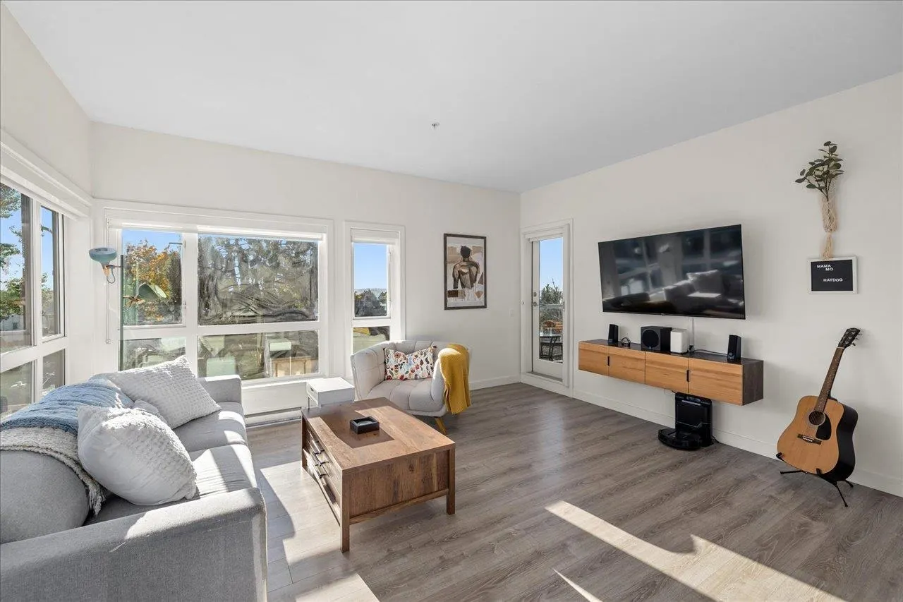 402 610 Brantford Street