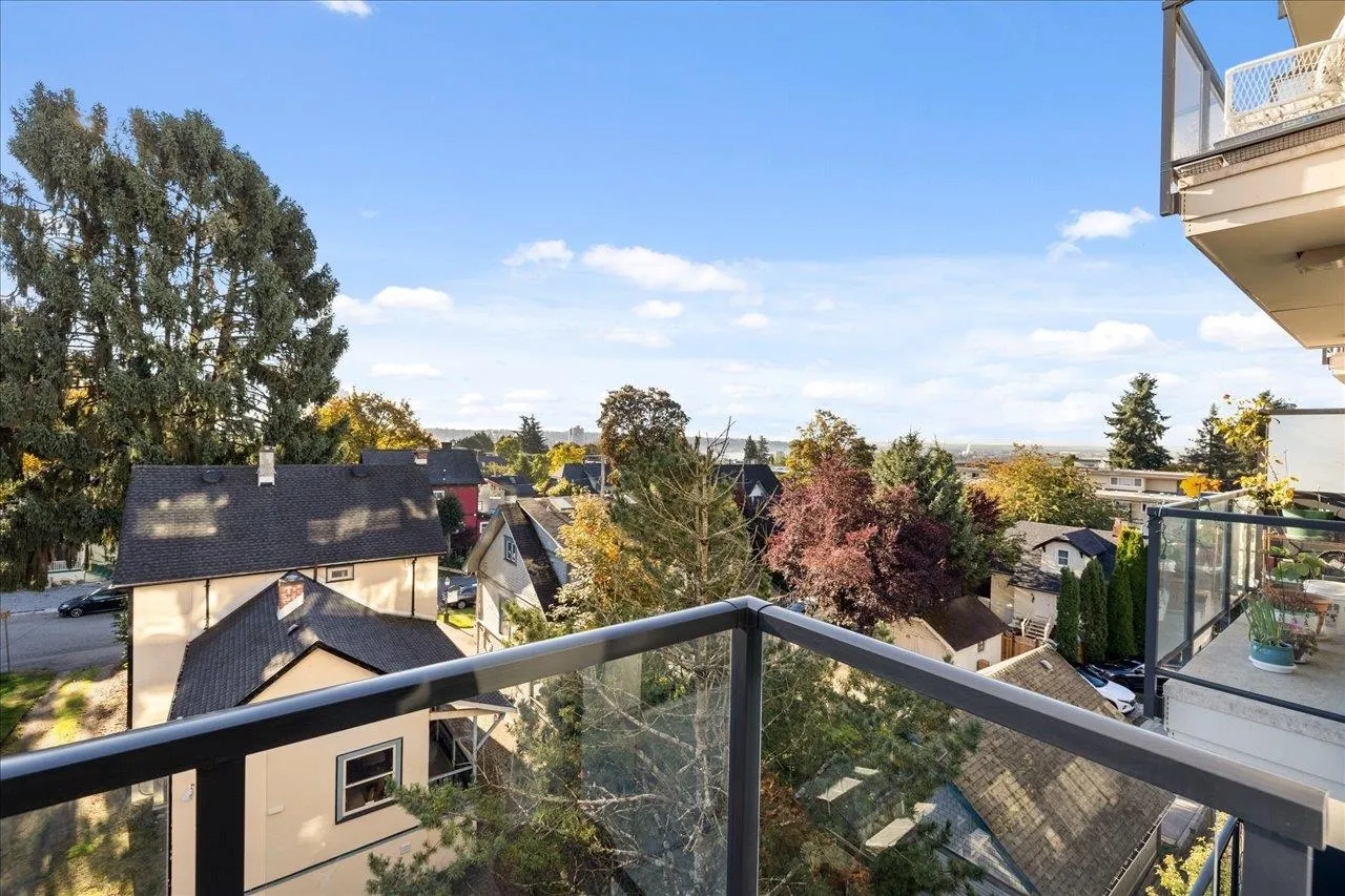 402 610 Brantford Street