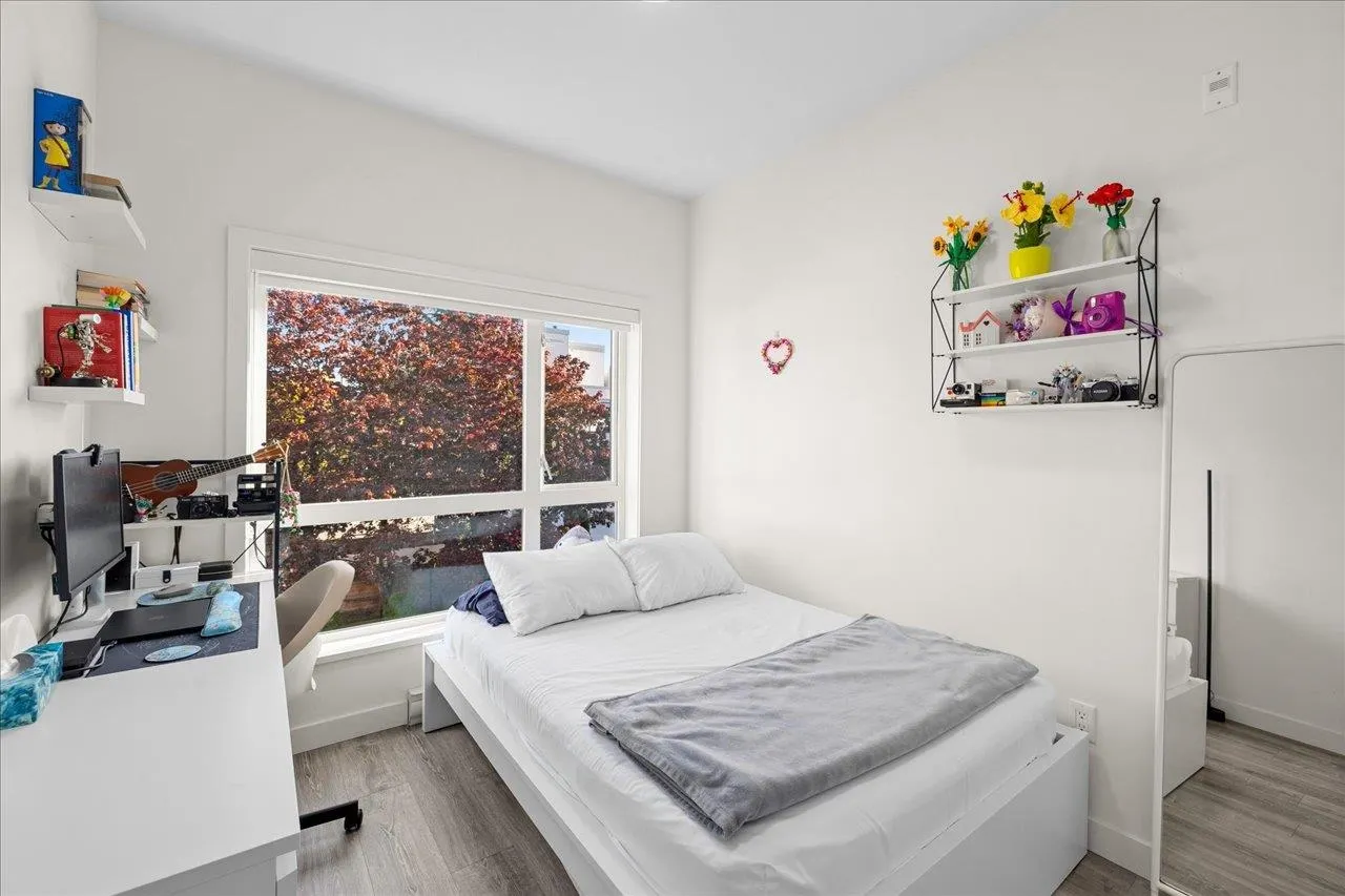 402 610 Brantford Street