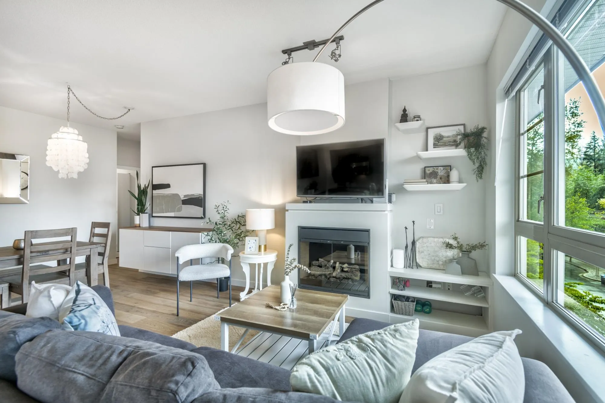 410 701 Klahanie Drive