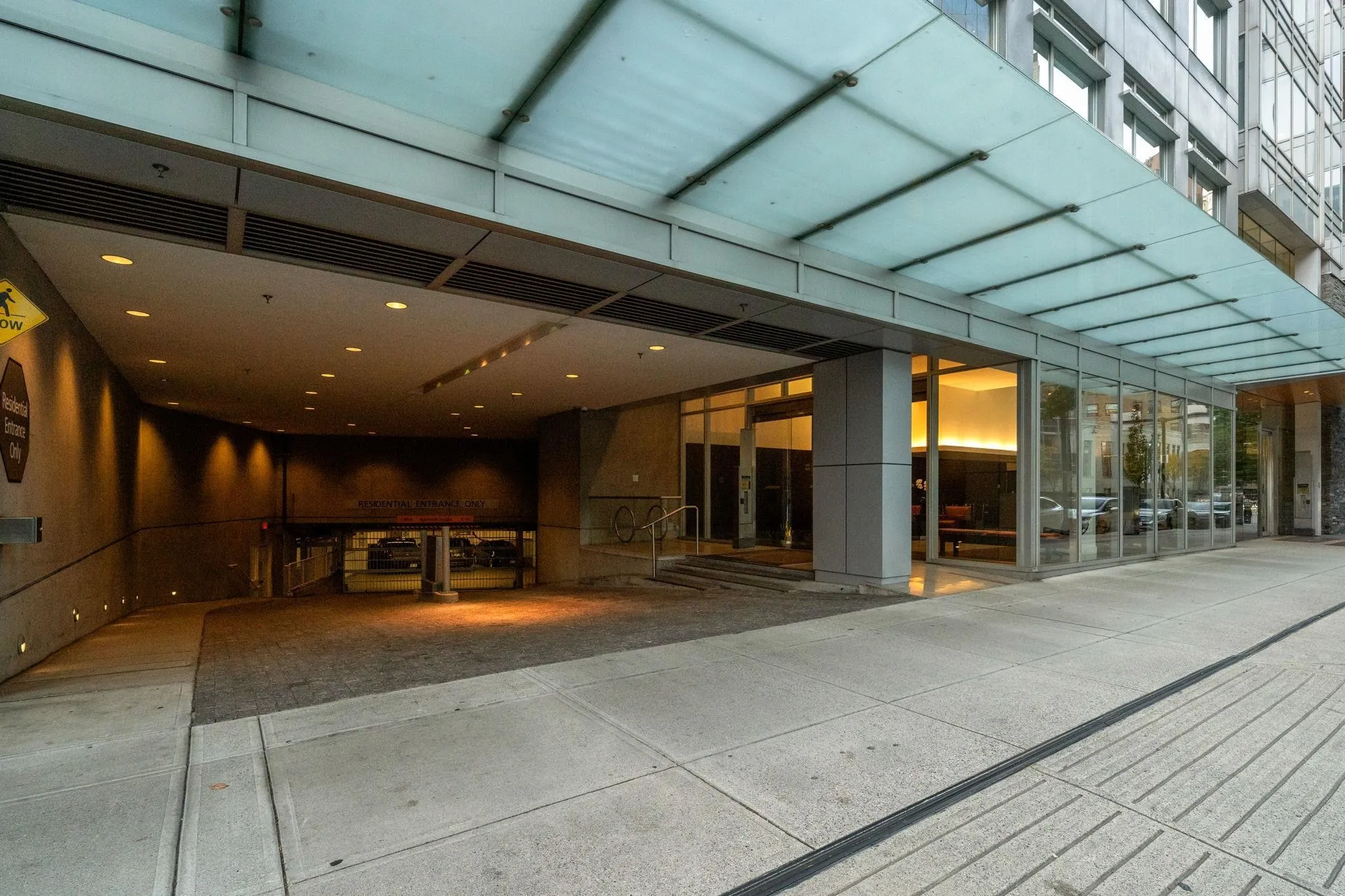 4006 1077 W Cordova Street